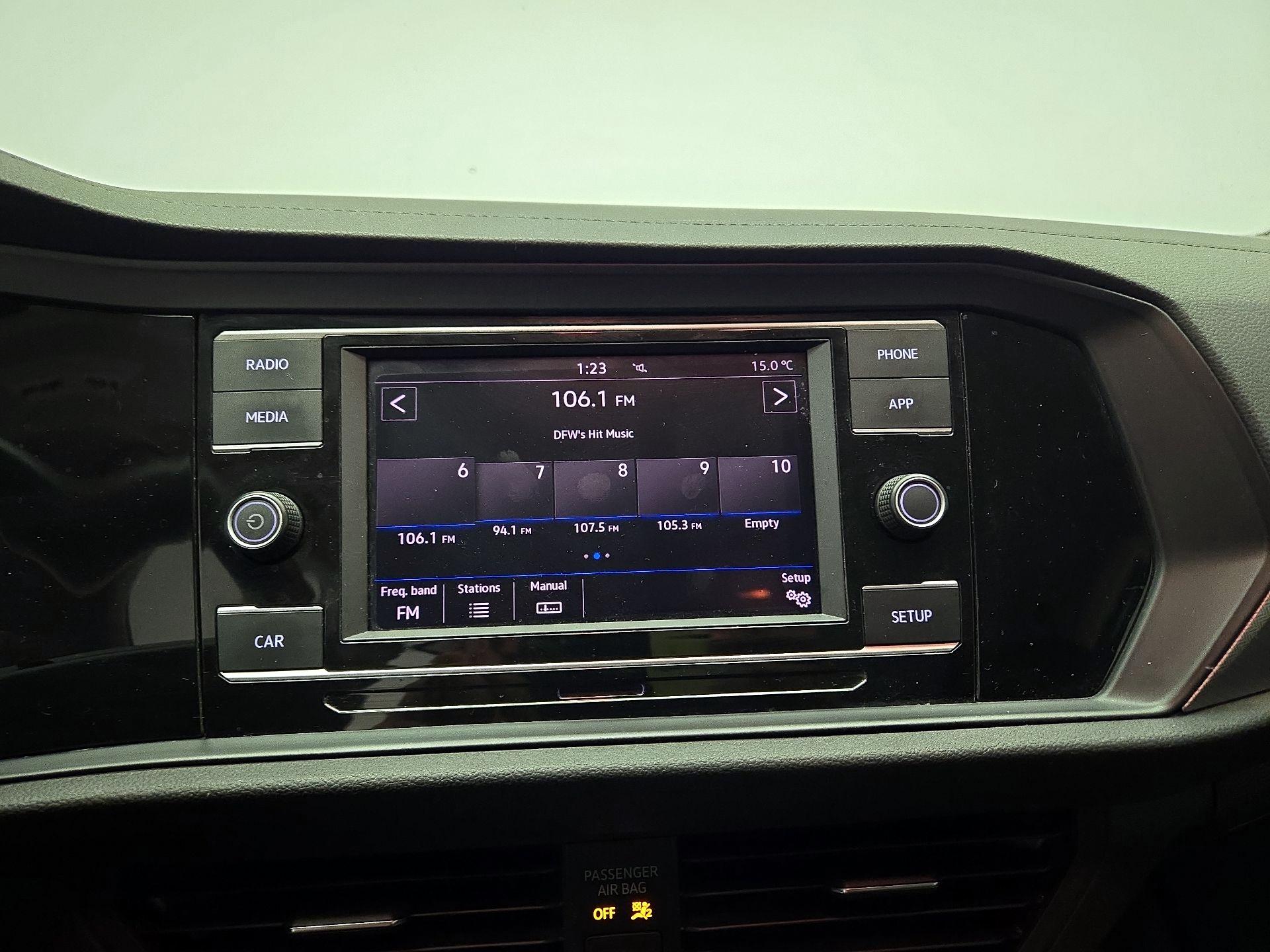 Thumbnail: 2019 Volkswagen Jetta - 14