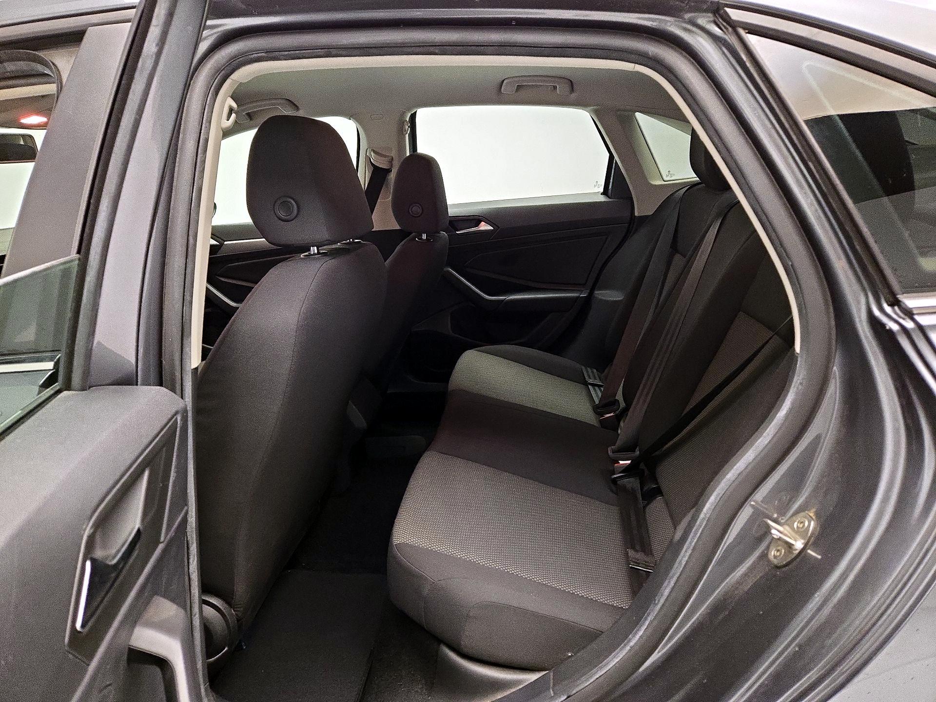 Thumbnail: 2019 Volkswagen Jetta - 18