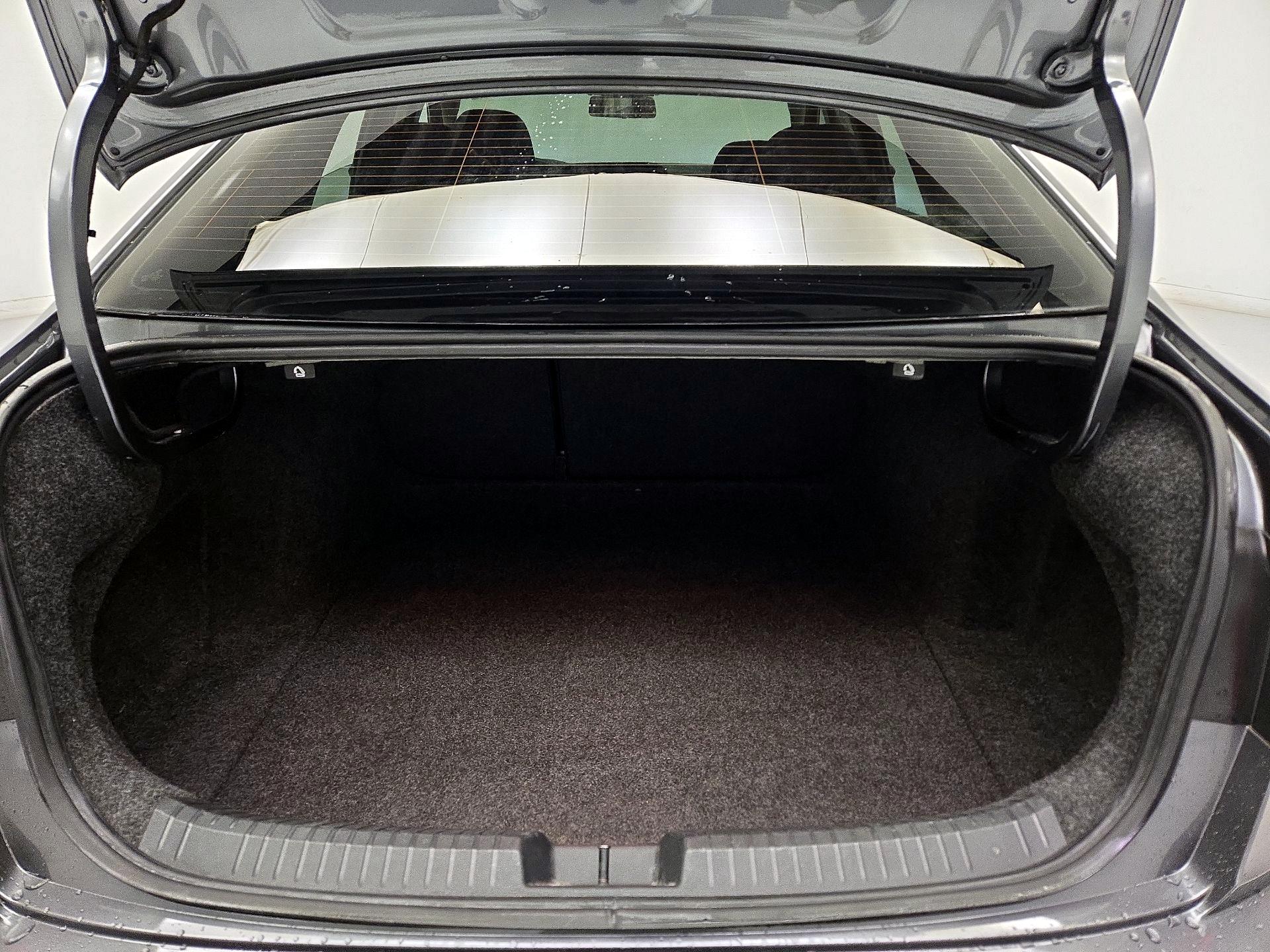 Thumbnail: 2019 Volkswagen Jetta - 19