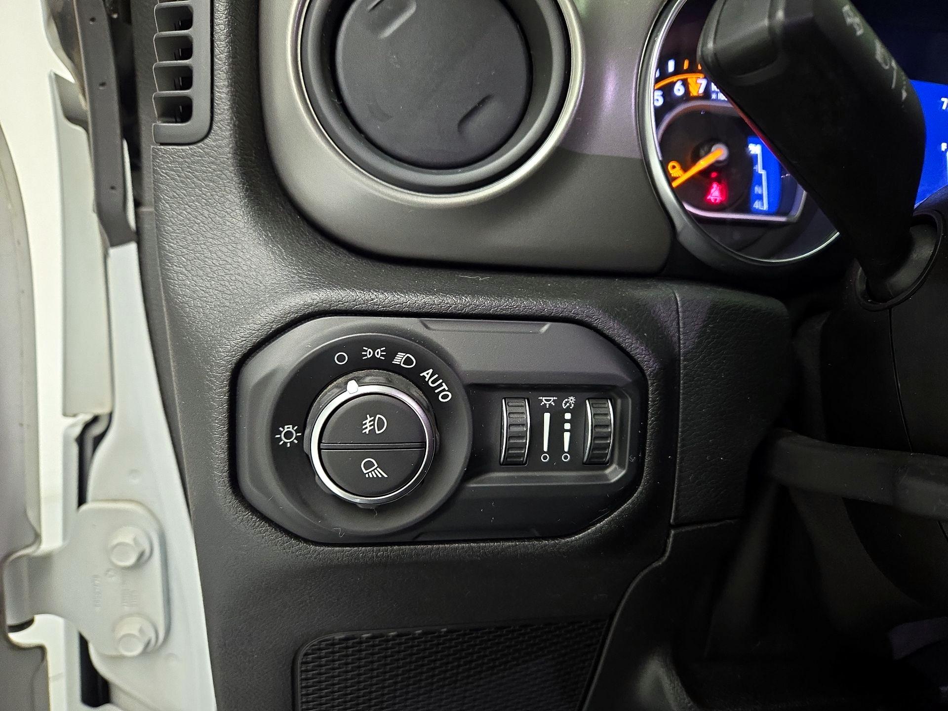 Thumbnail: 2021 Jeep Gladiator - 13