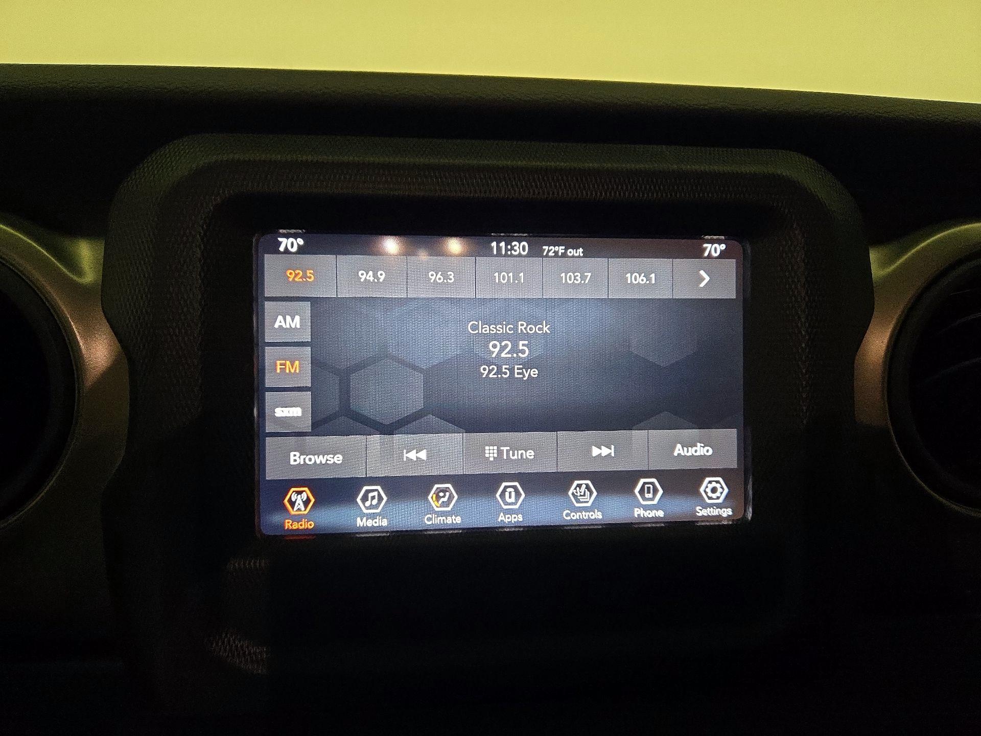 Thumbnail: 2021 Jeep Gladiator - 15