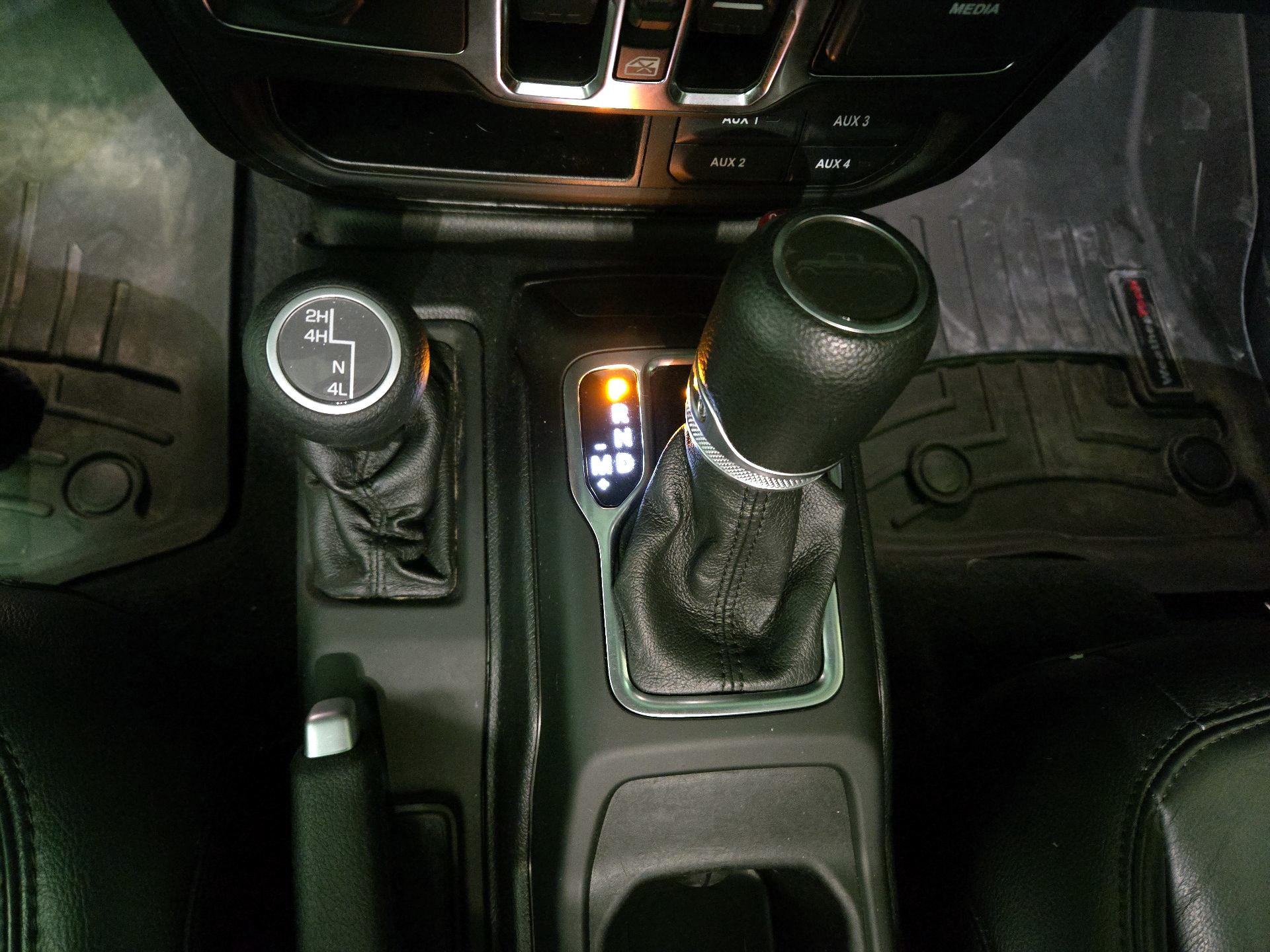 Thumbnail: 2021 Jeep Gladiator - 17