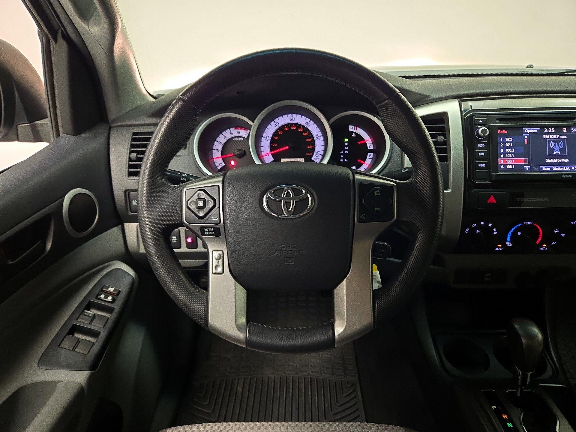 Thumbnail: 2015 Toyota Tacoma - 10