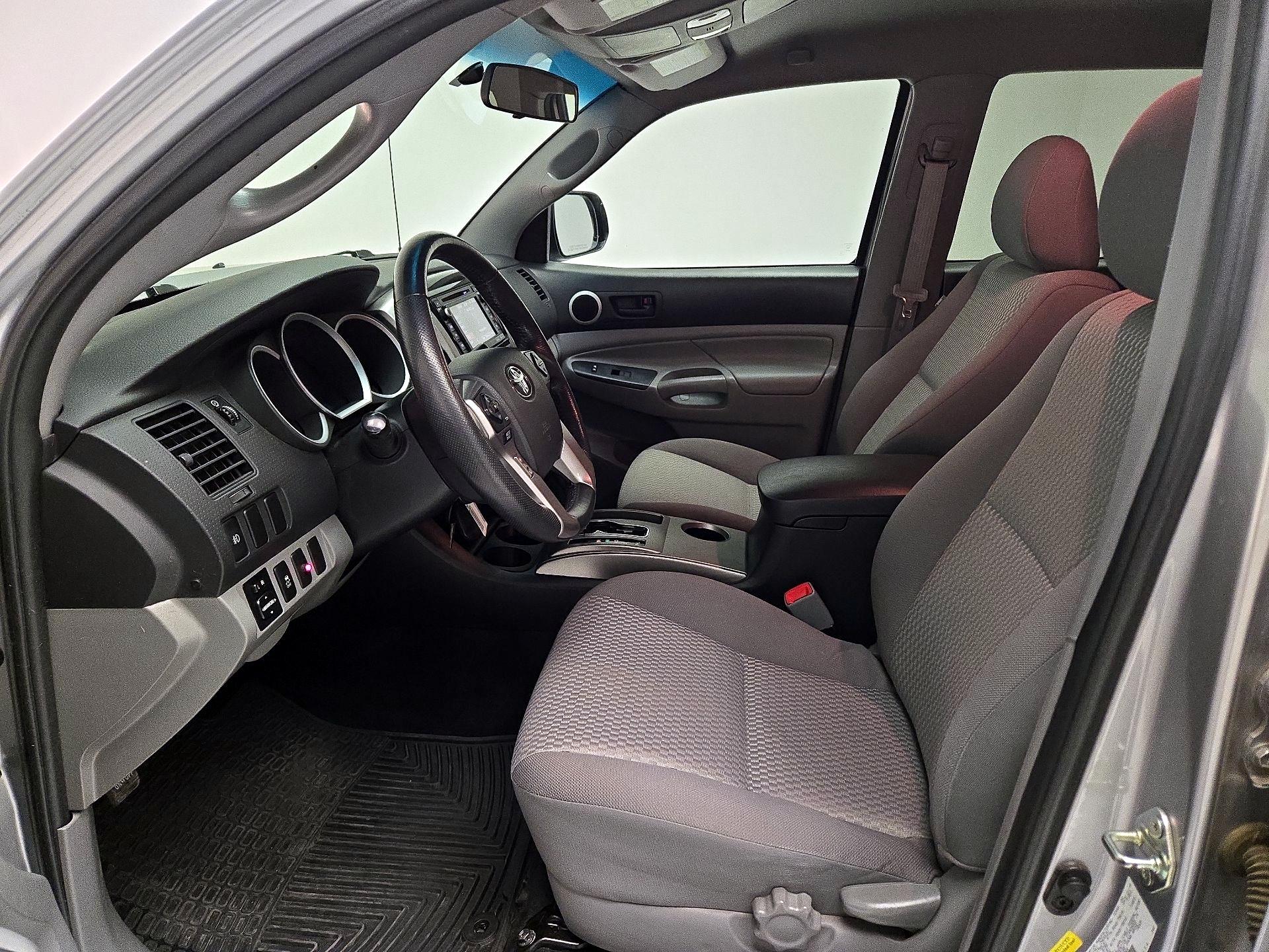 Thumbnail: 2015 Toyota Tacoma - 11