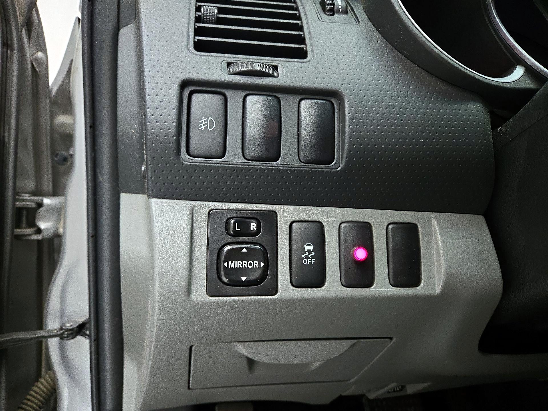 Thumbnail: 2015 Toyota Tacoma - 13