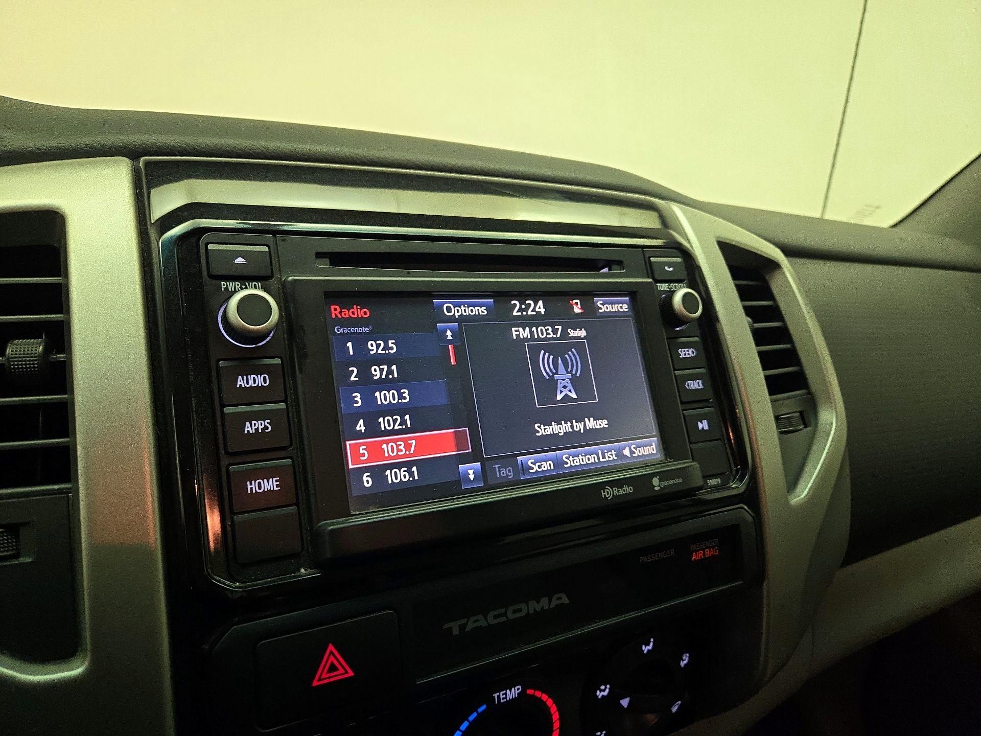 Thumbnail: 2015 Toyota Tacoma - 15