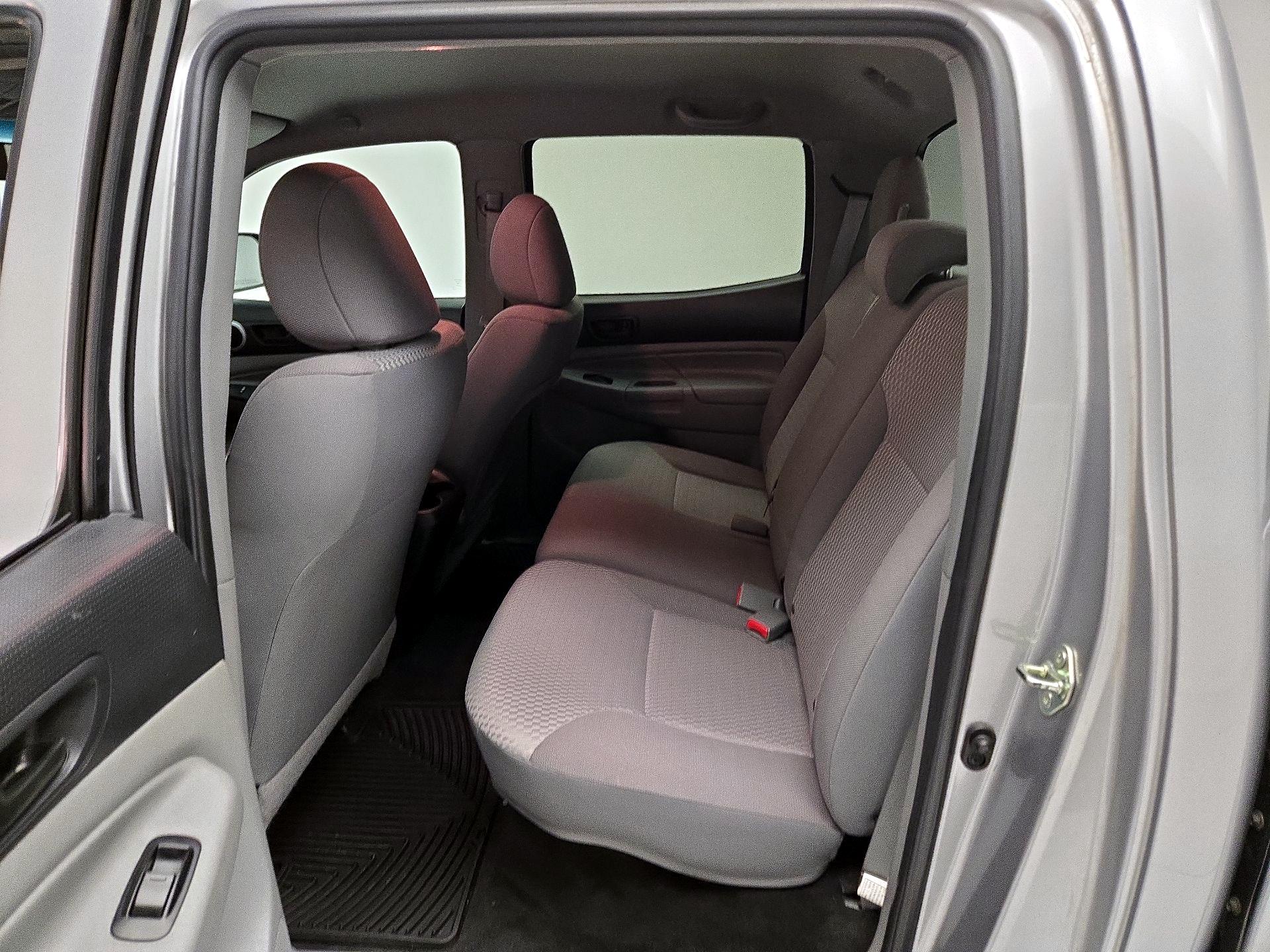 Thumbnail: 2015 Toyota Tacoma - 19