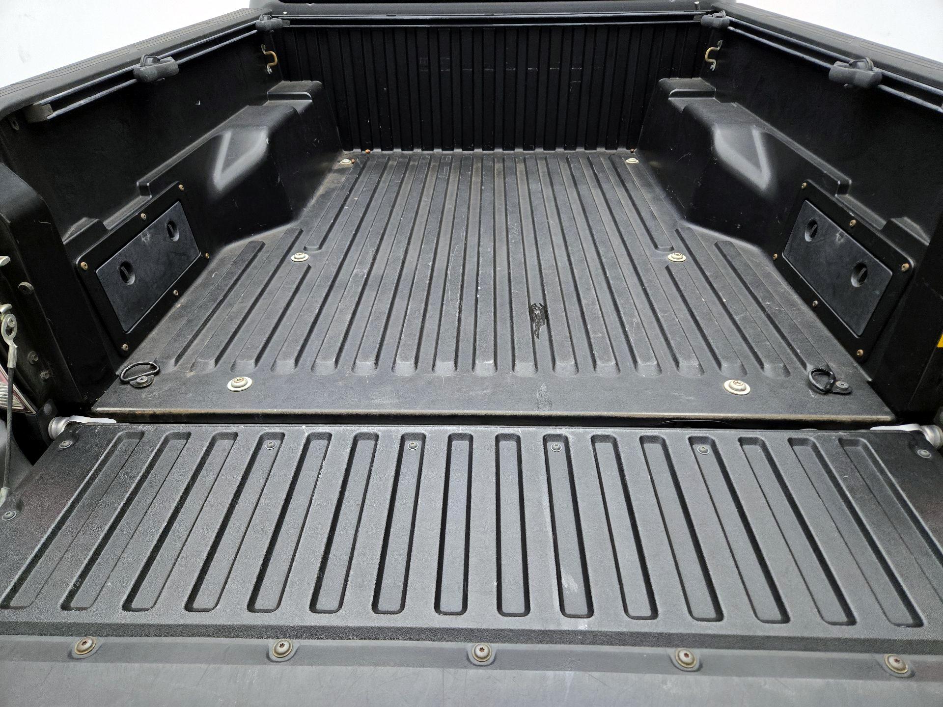 Thumbnail: 2015 Toyota Tacoma - 20