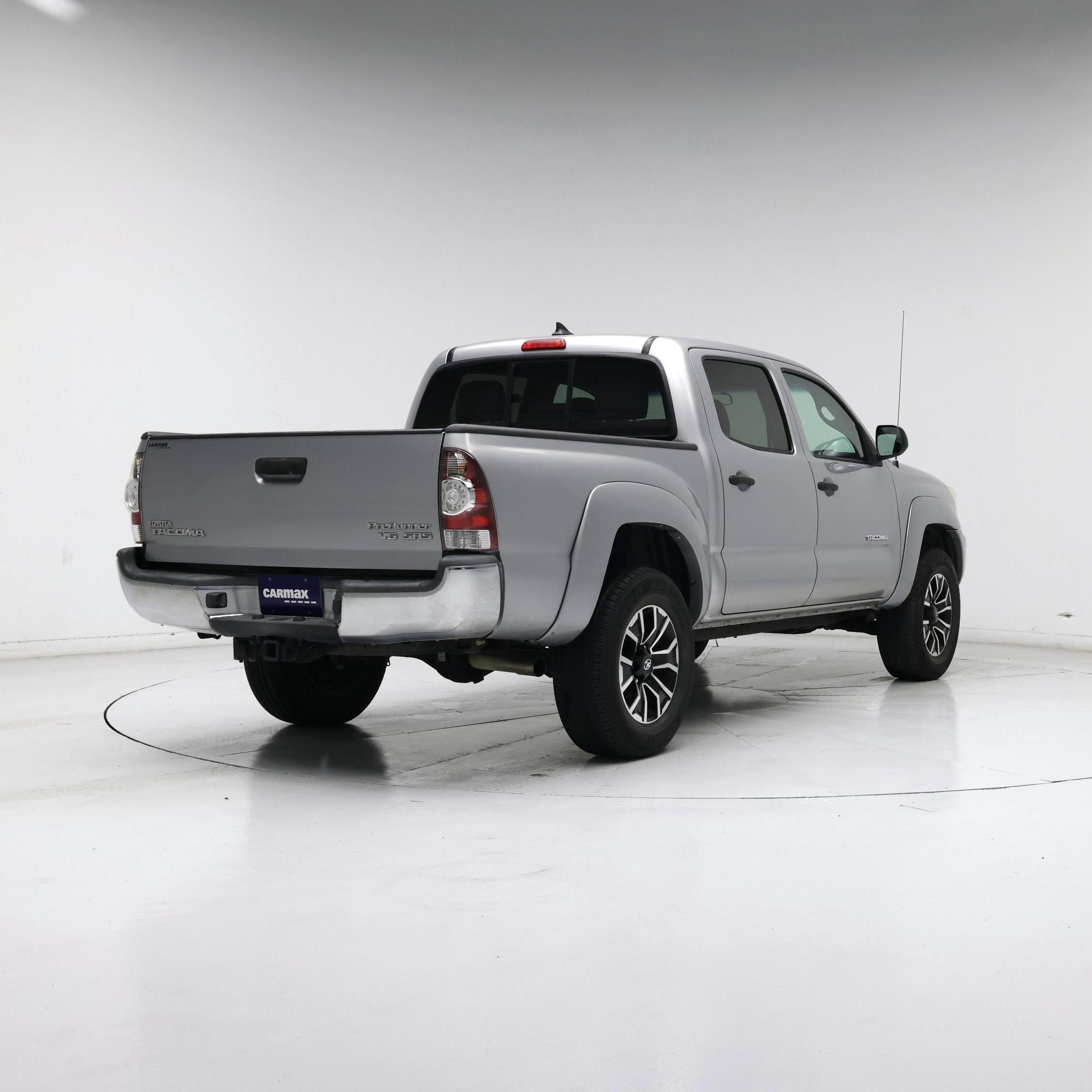 Thumbnail: 2015 Toyota Tacoma - 8