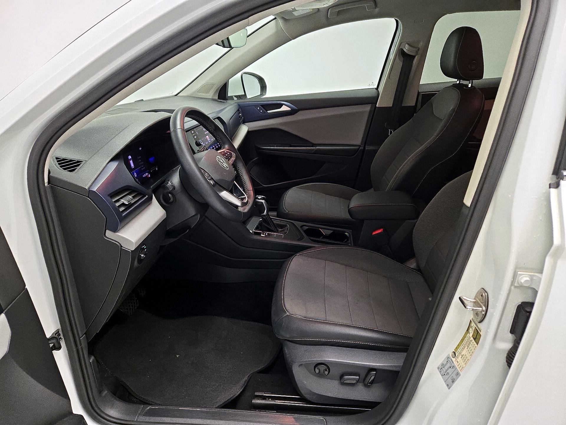 Thumbnail: 2022 Volkswagen Taos - 11