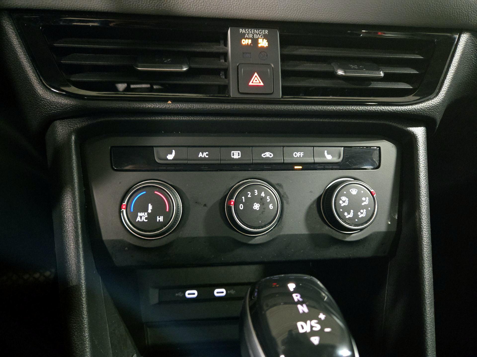 Thumbnail: 2022 Volkswagen Taos - 15