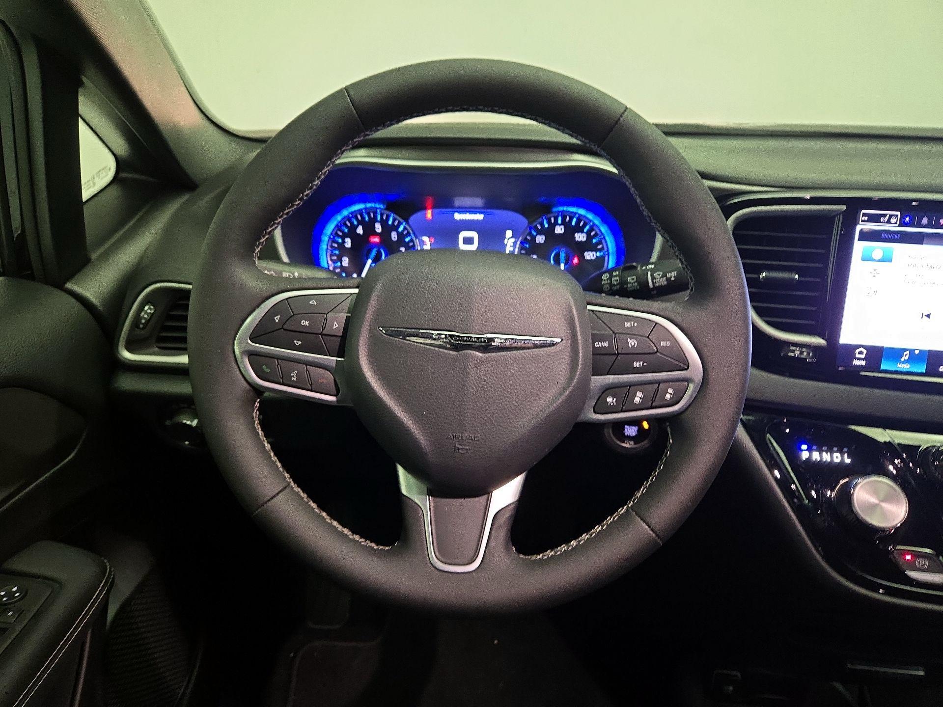 Thumbnail: 2025 Chrysler Voyager - 10