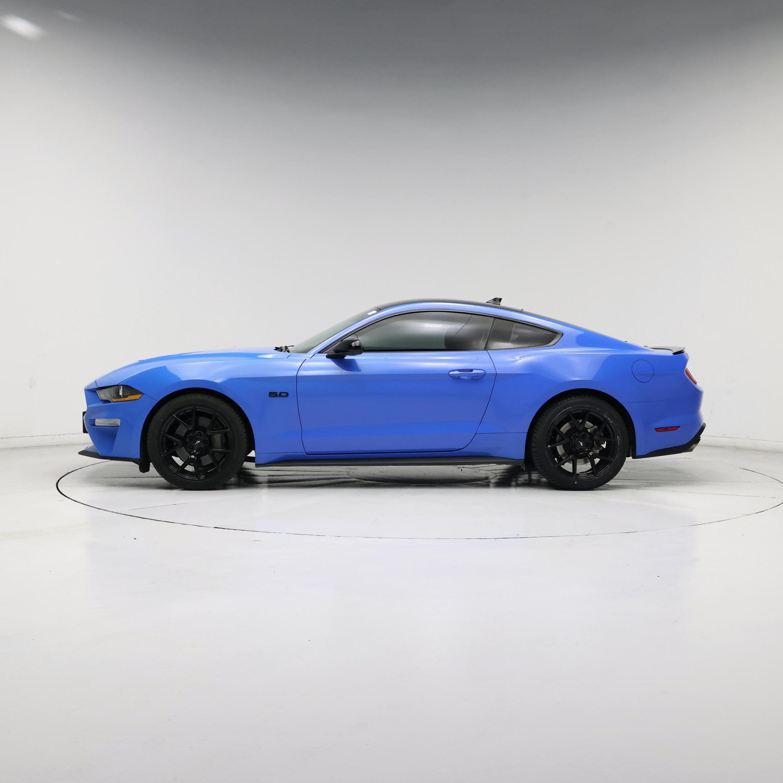 Thumbnail: 2022 Ford Mustang - 3