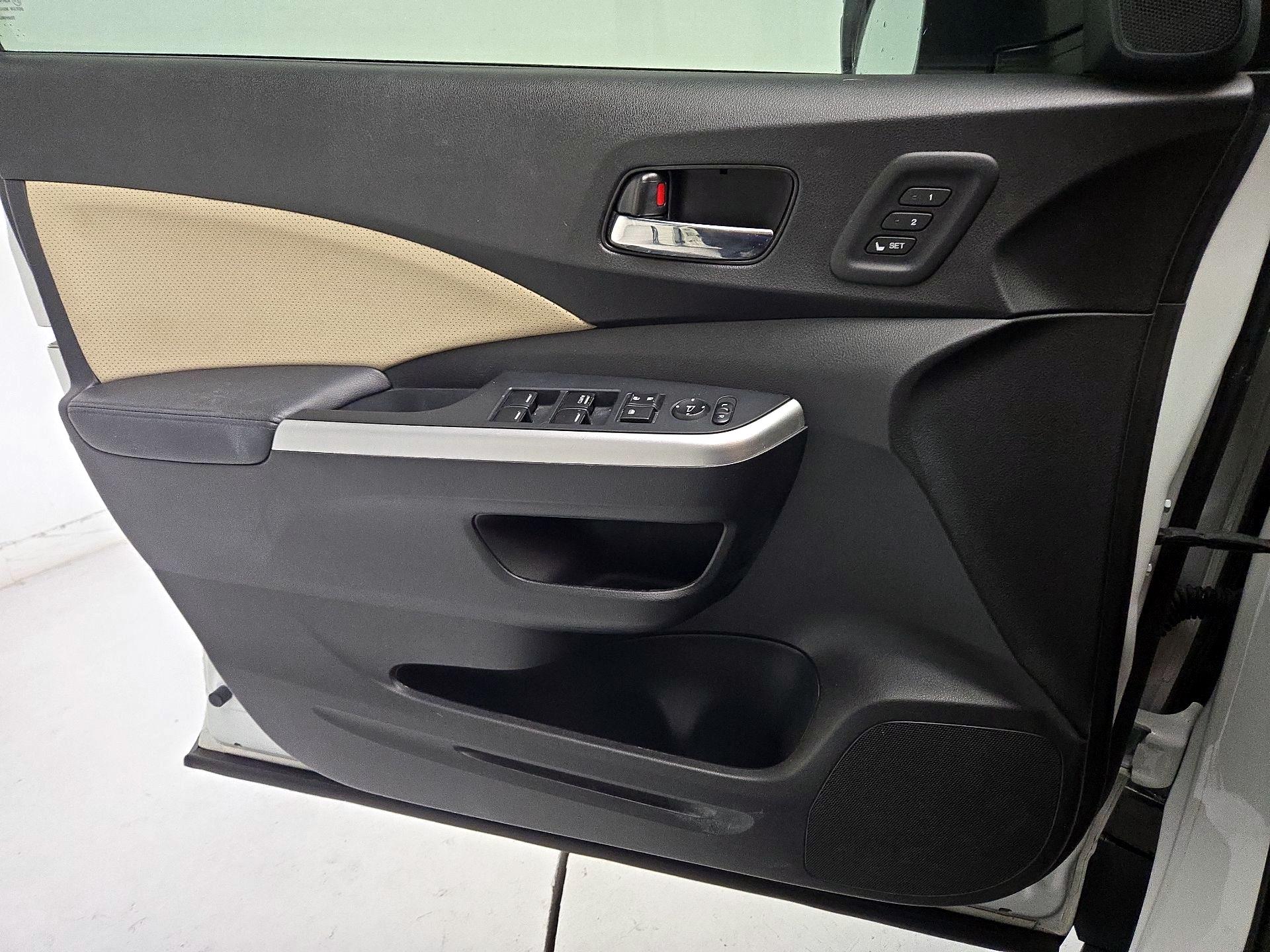 Thumbnail: 2016 Honda CR-V - 10