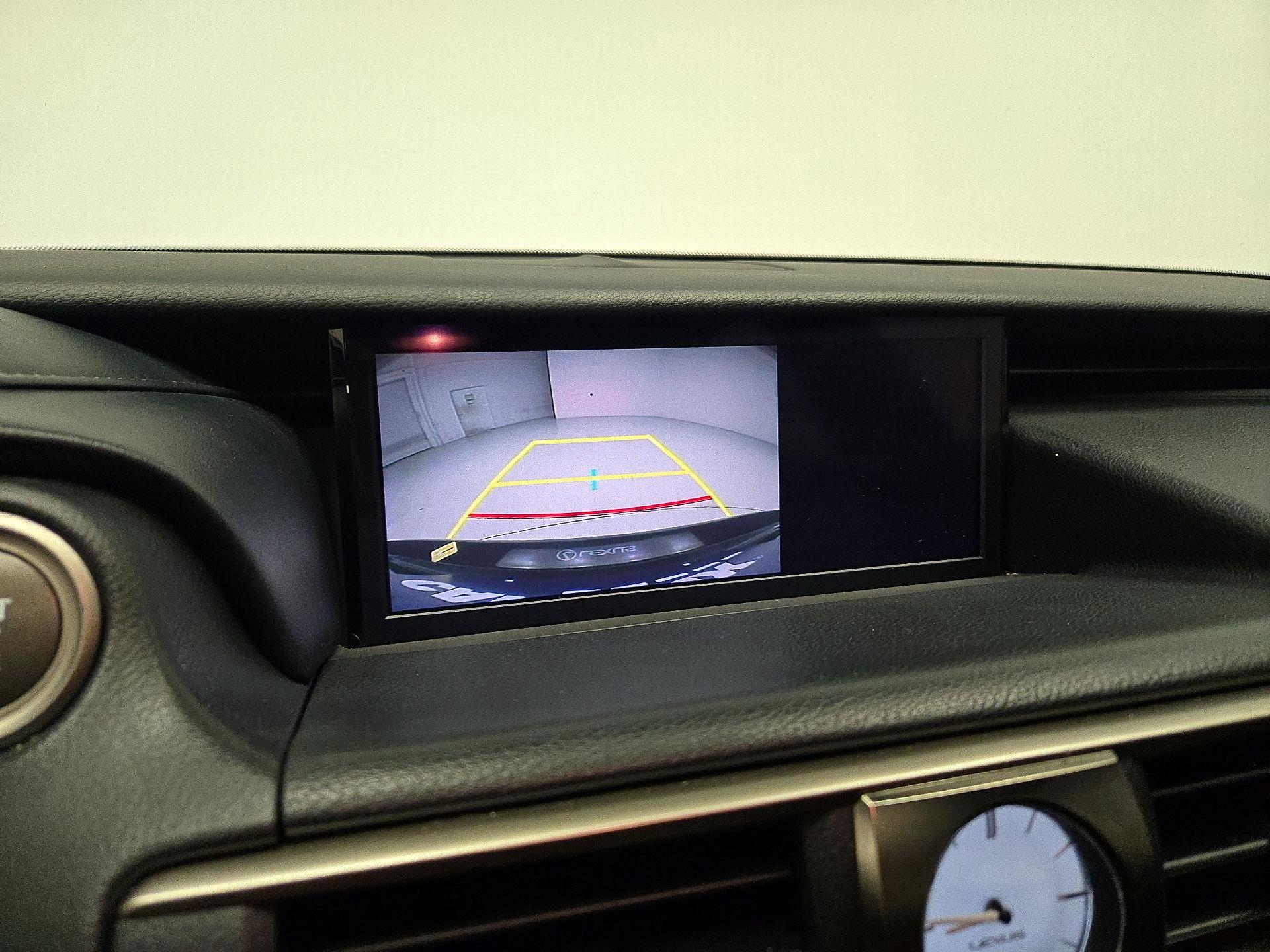 Thumbnail: 2018 Lexus IS - 15