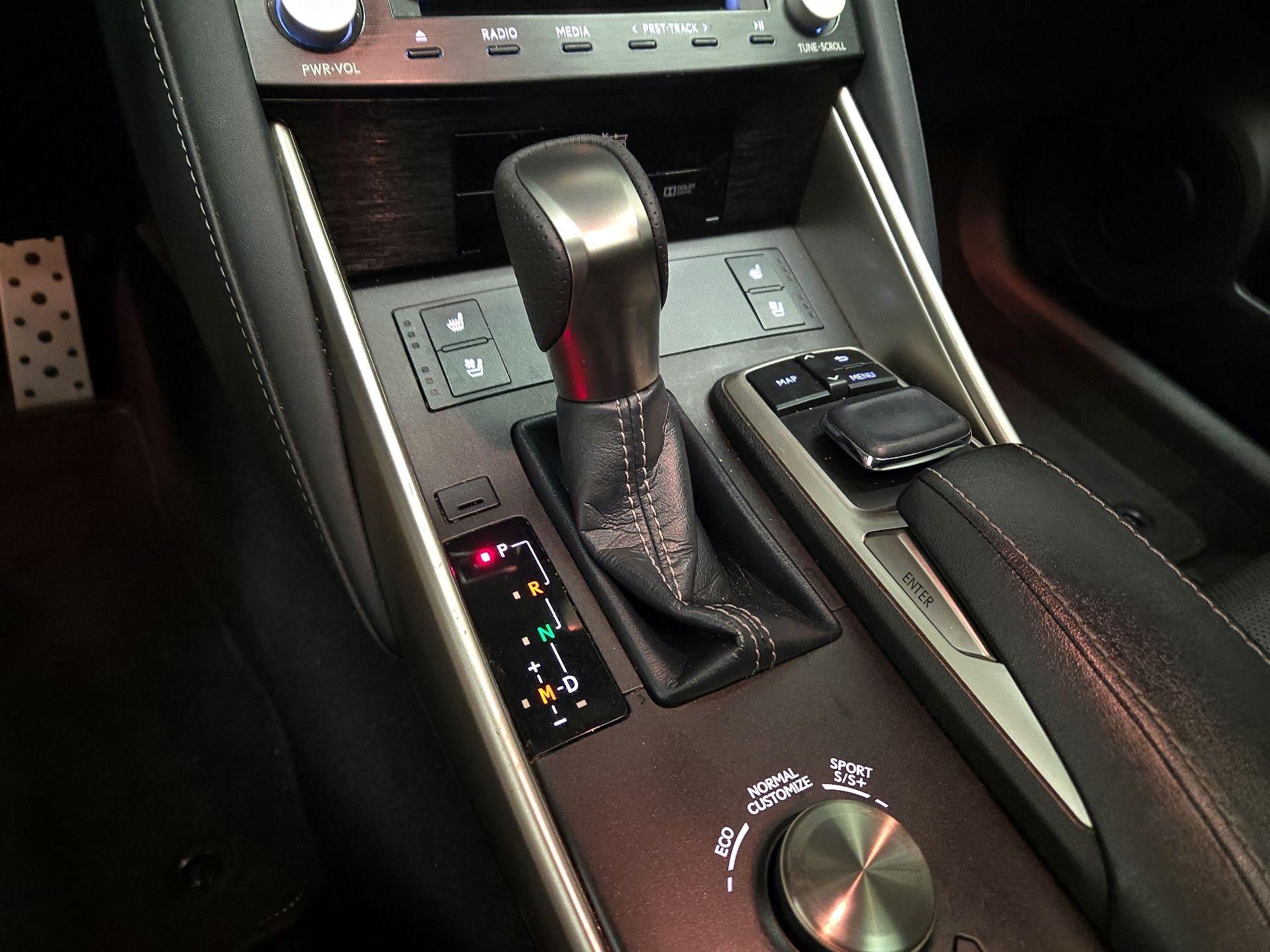 Thumbnail: 2018 Lexus IS - 18