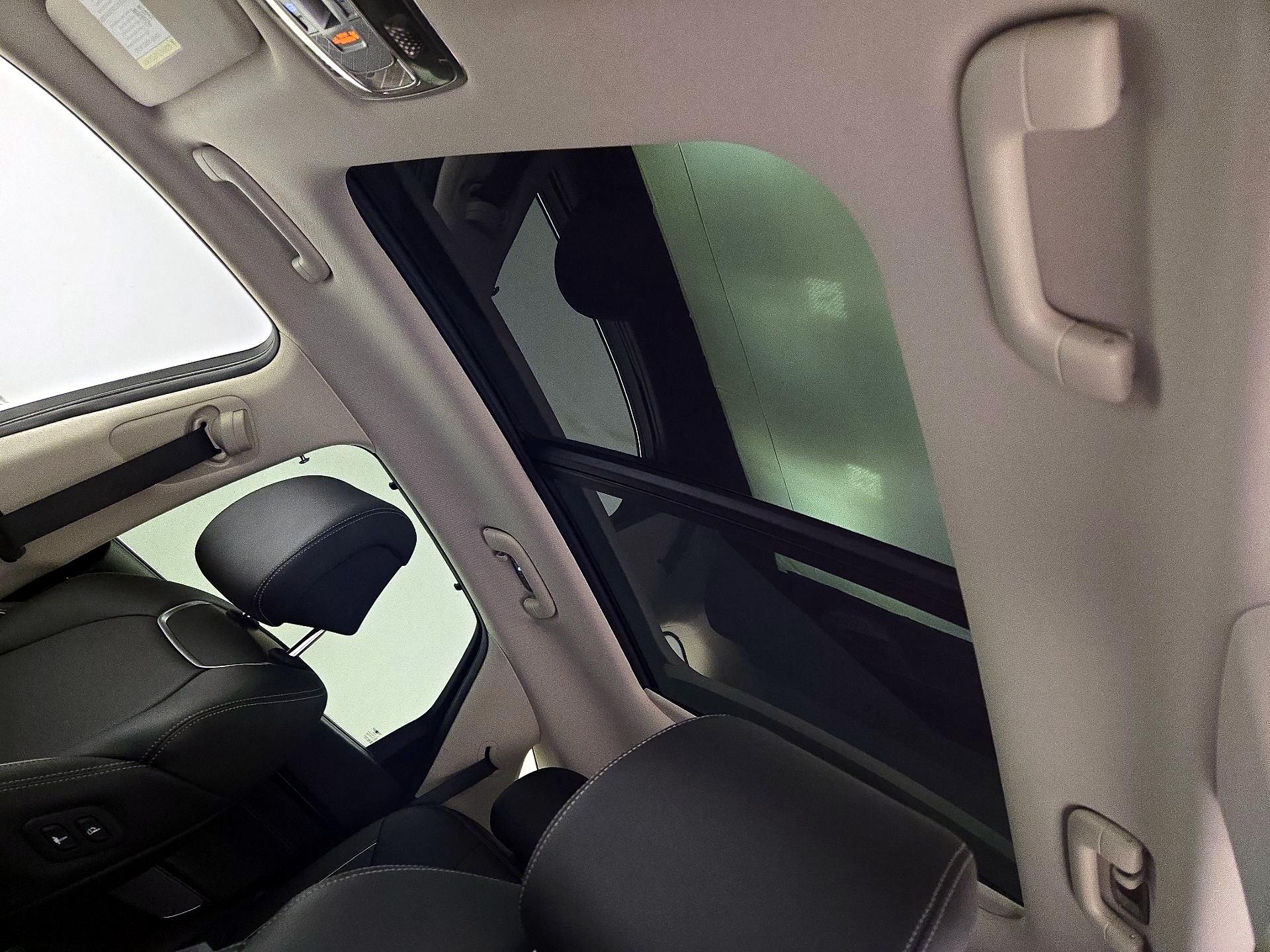 Thumbnail: 2023 Genesis GV70 - 20