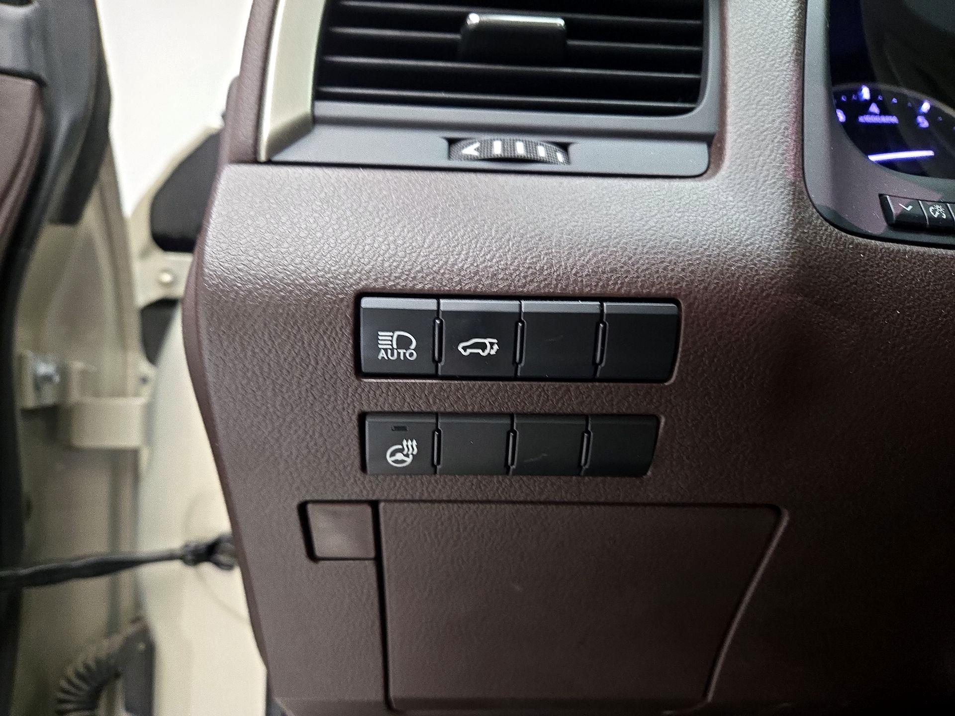 Thumbnail: 2018 Lexus RX - 13