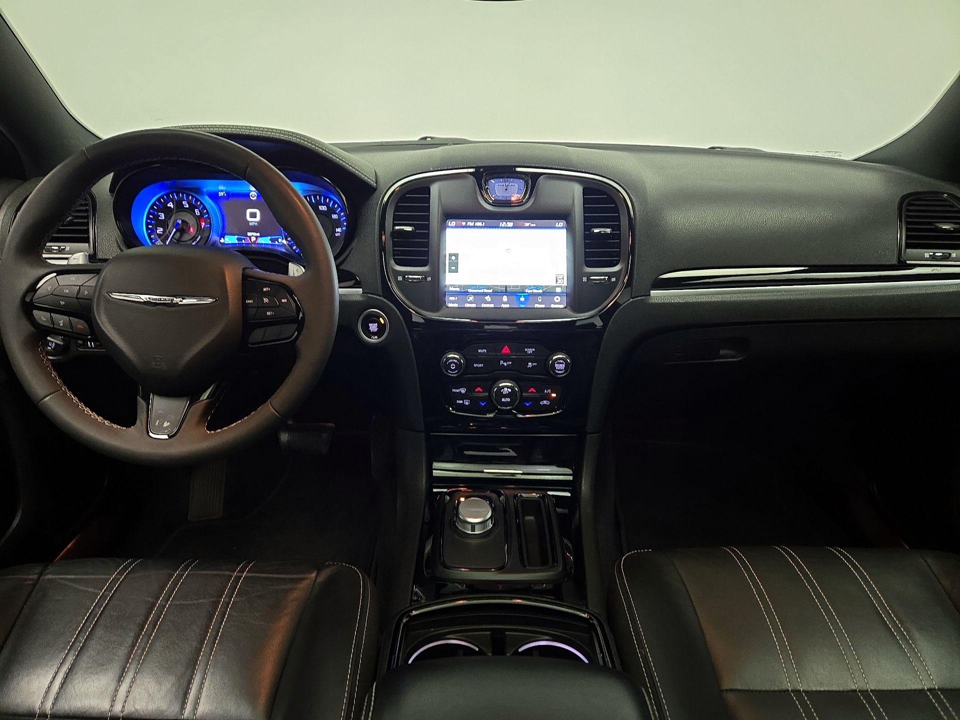 Thumbnail: 2023 Chrysler 300 - 9