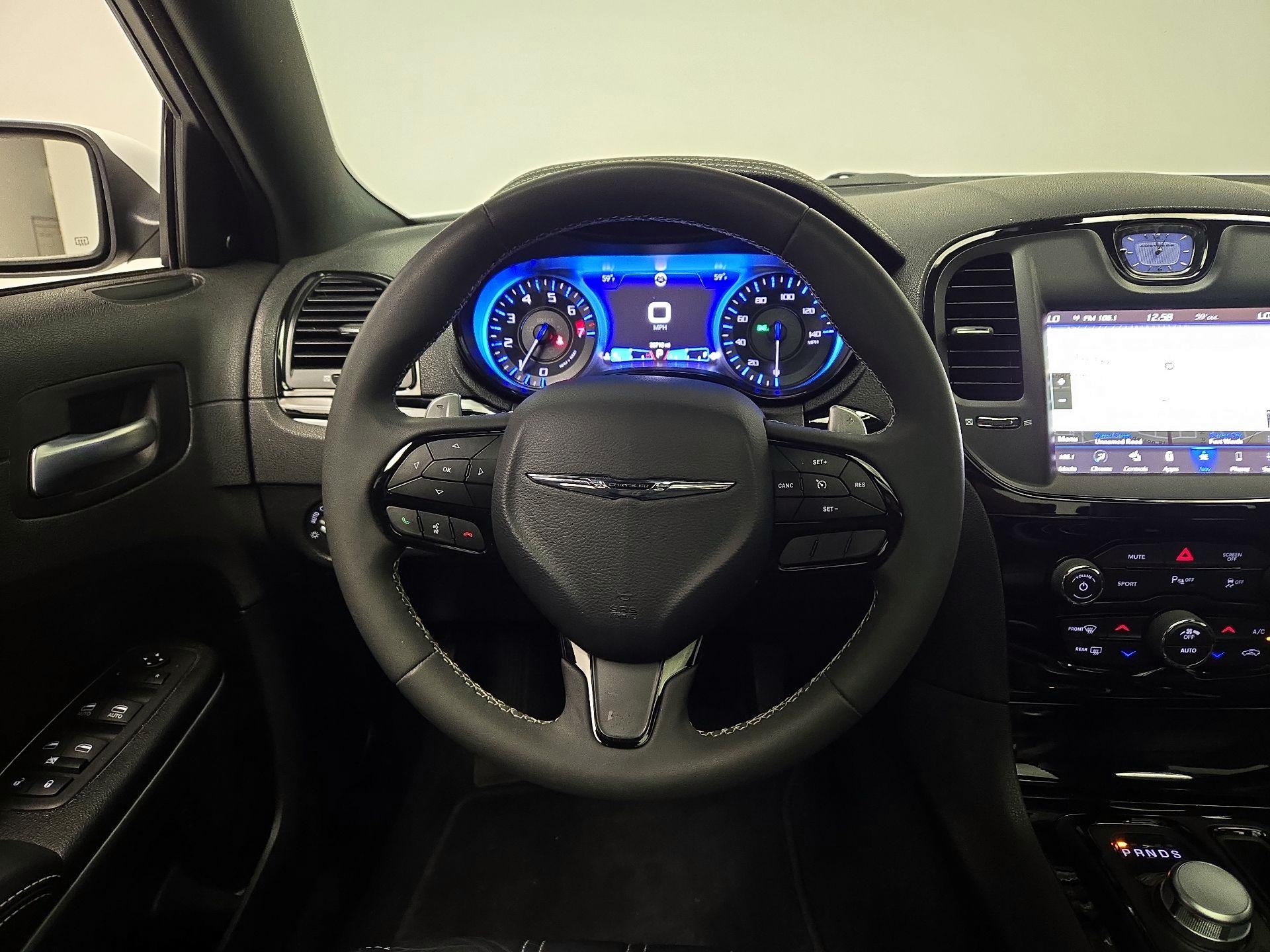 Thumbnail: 2023 Chrysler 300 - 10