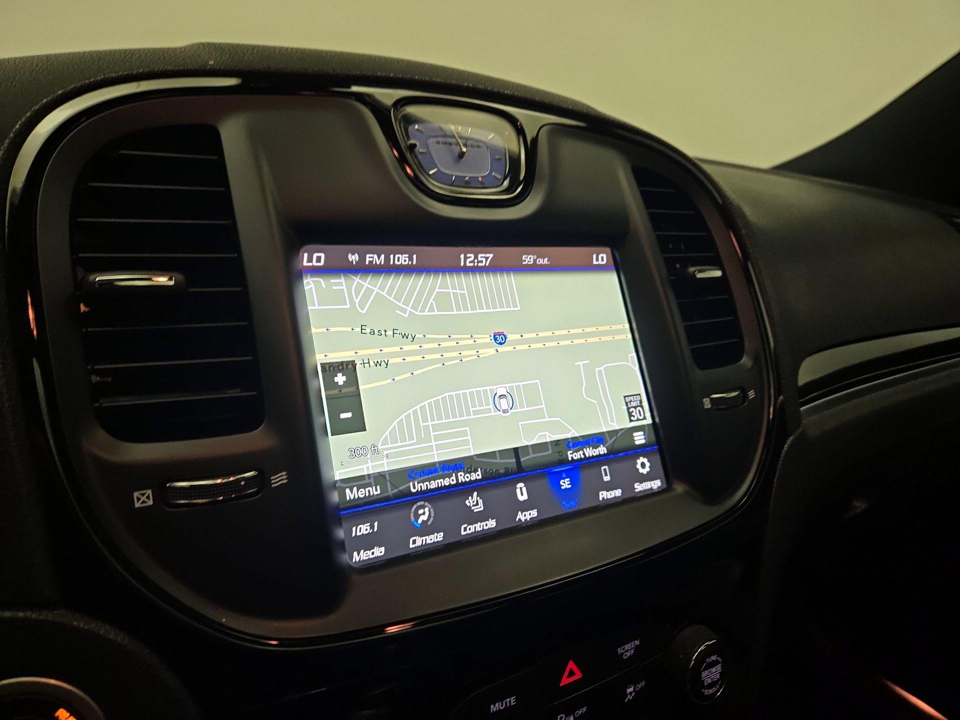 Thumbnail: 2023 Chrysler 300 - 14