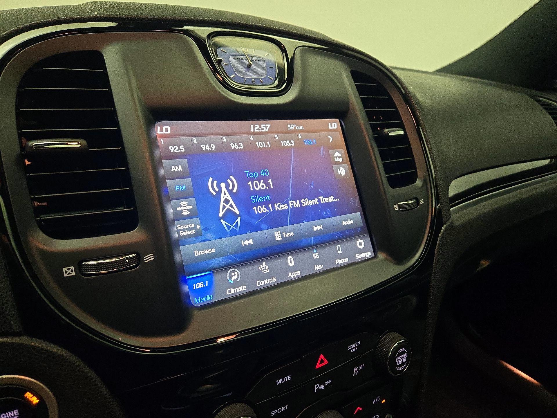 Thumbnail: 2023 Chrysler 300 - 16