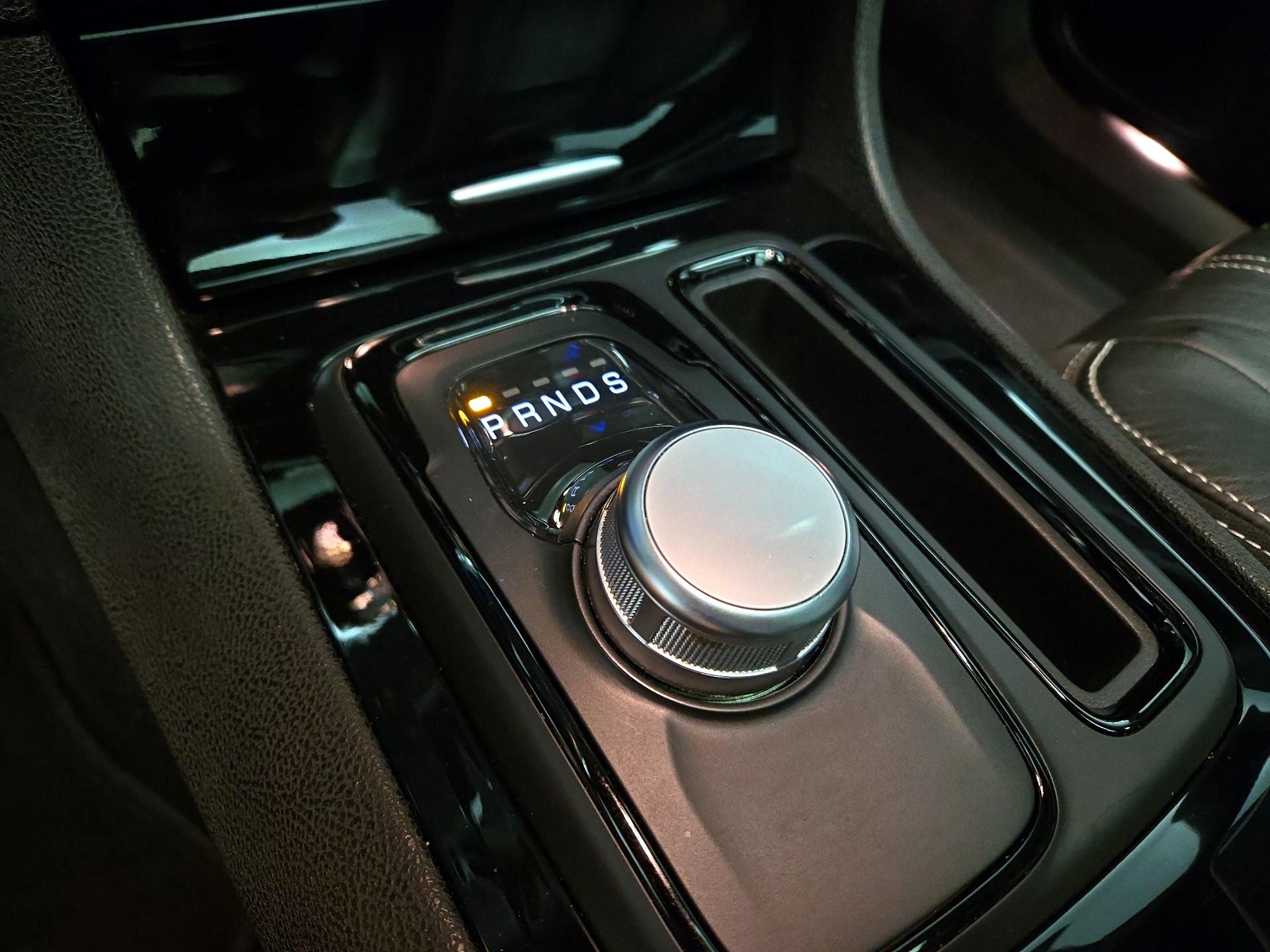 Thumbnail: 2023 Chrysler 300 - 18