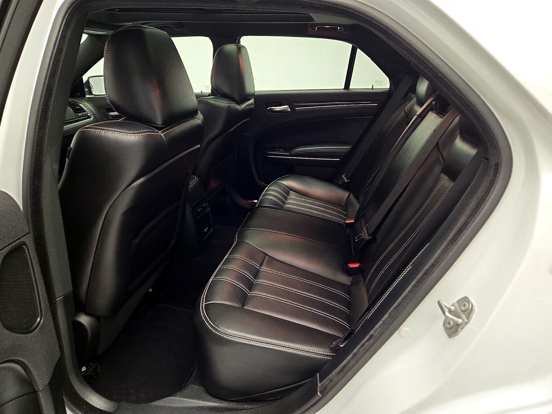 Thumbnail: 2023 Chrysler 300 - 20