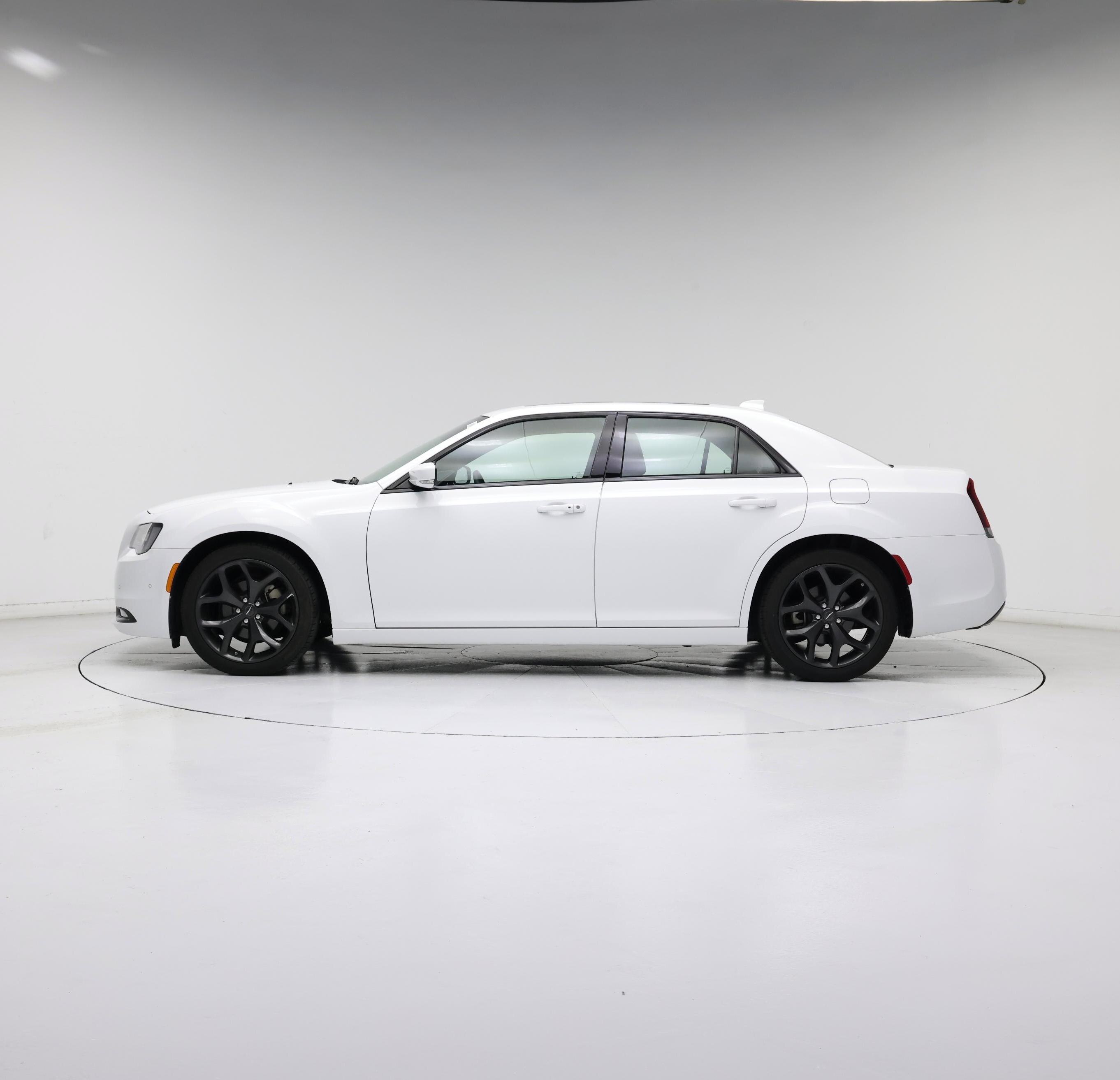 Thumbnail: 2023 Chrysler 300 - 3