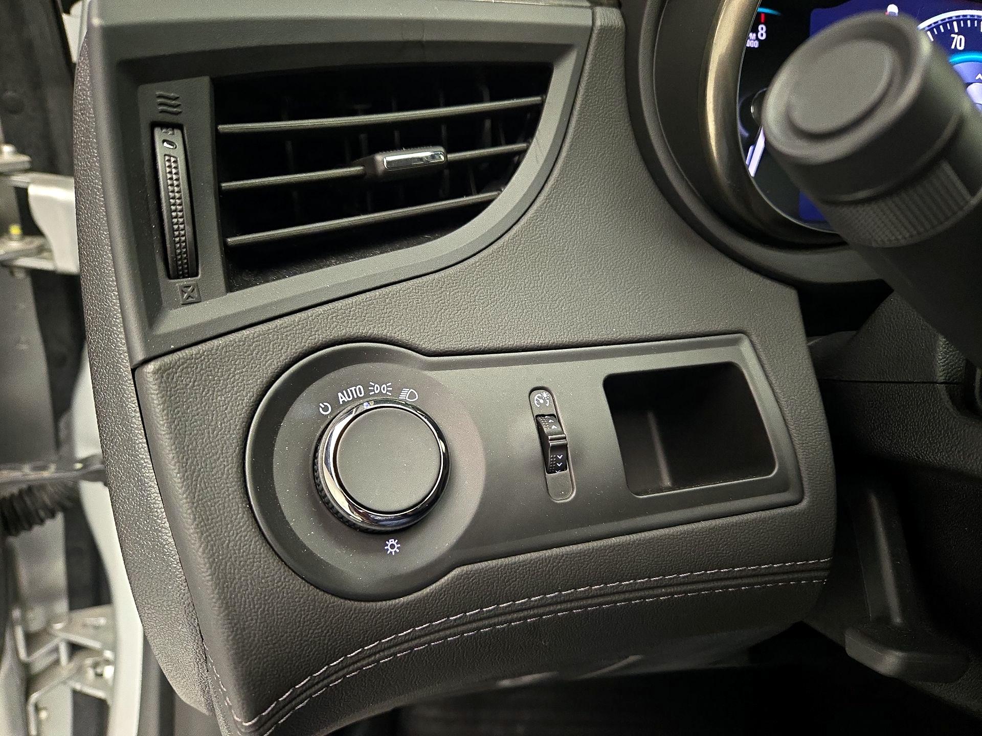 Thumbnail: 2016 Buick LaCrosse - 13