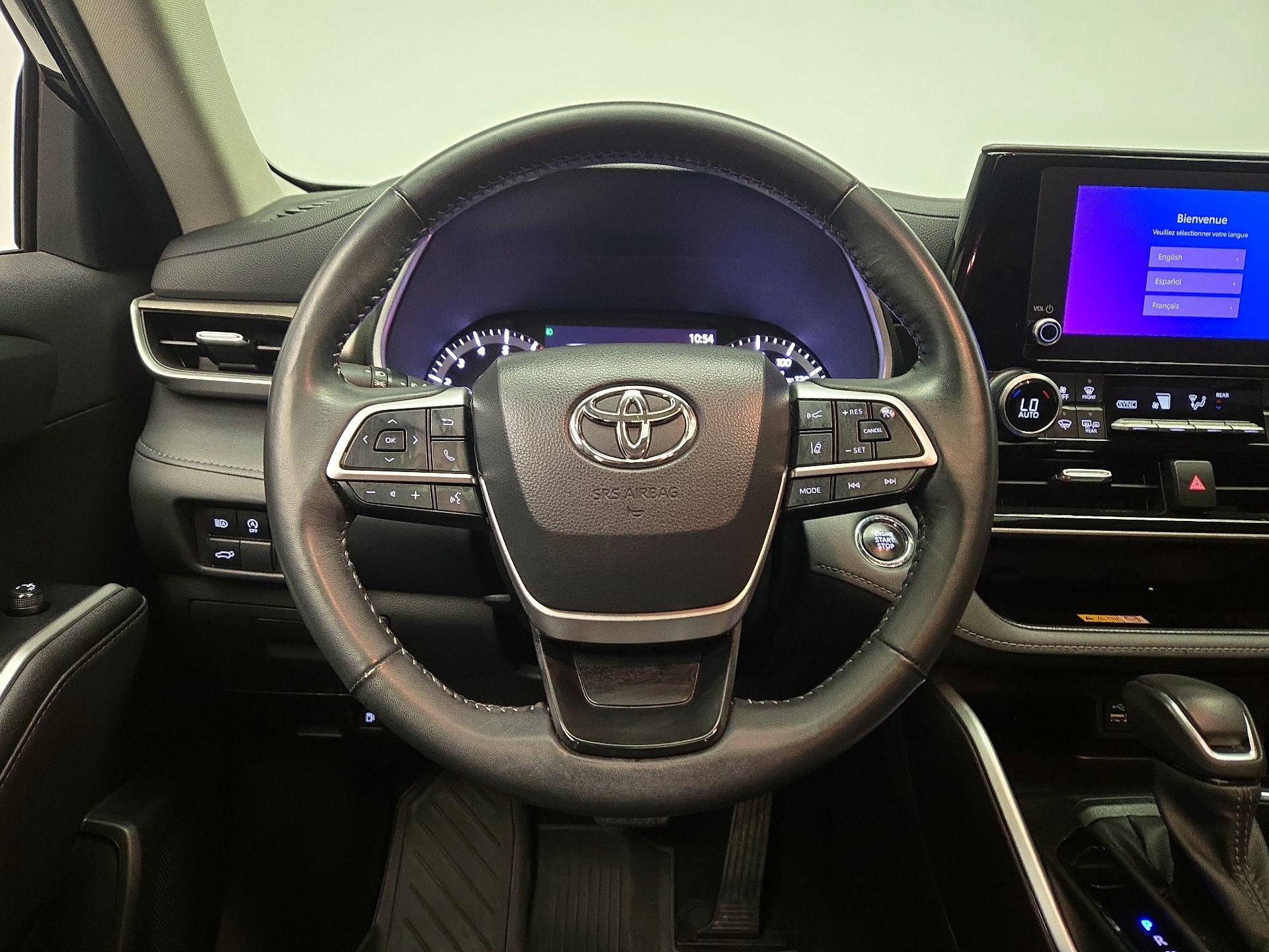 Thumbnail: 2023 Toyota Highlander - 10