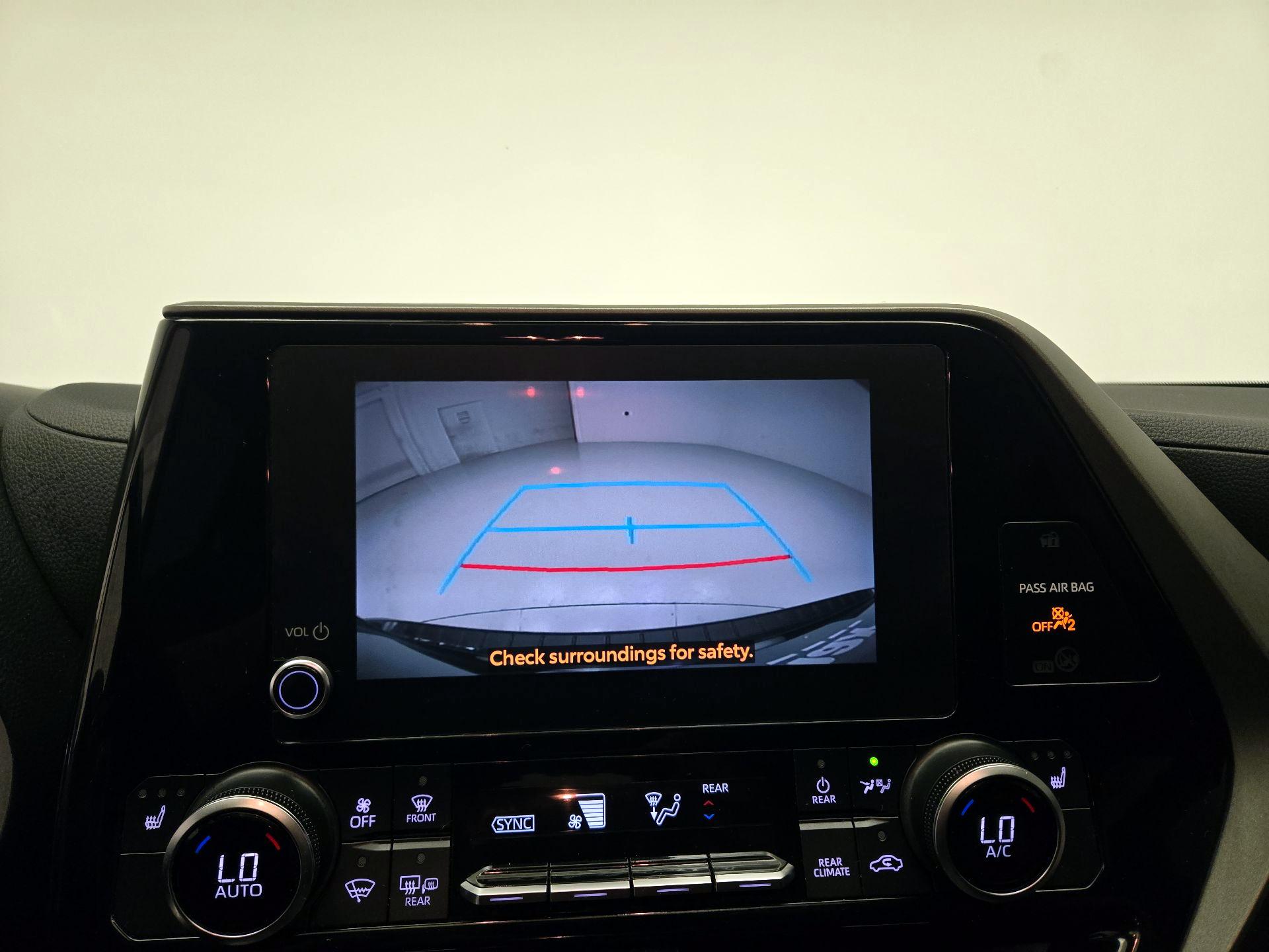 Thumbnail: 2023 Toyota Highlander - 14