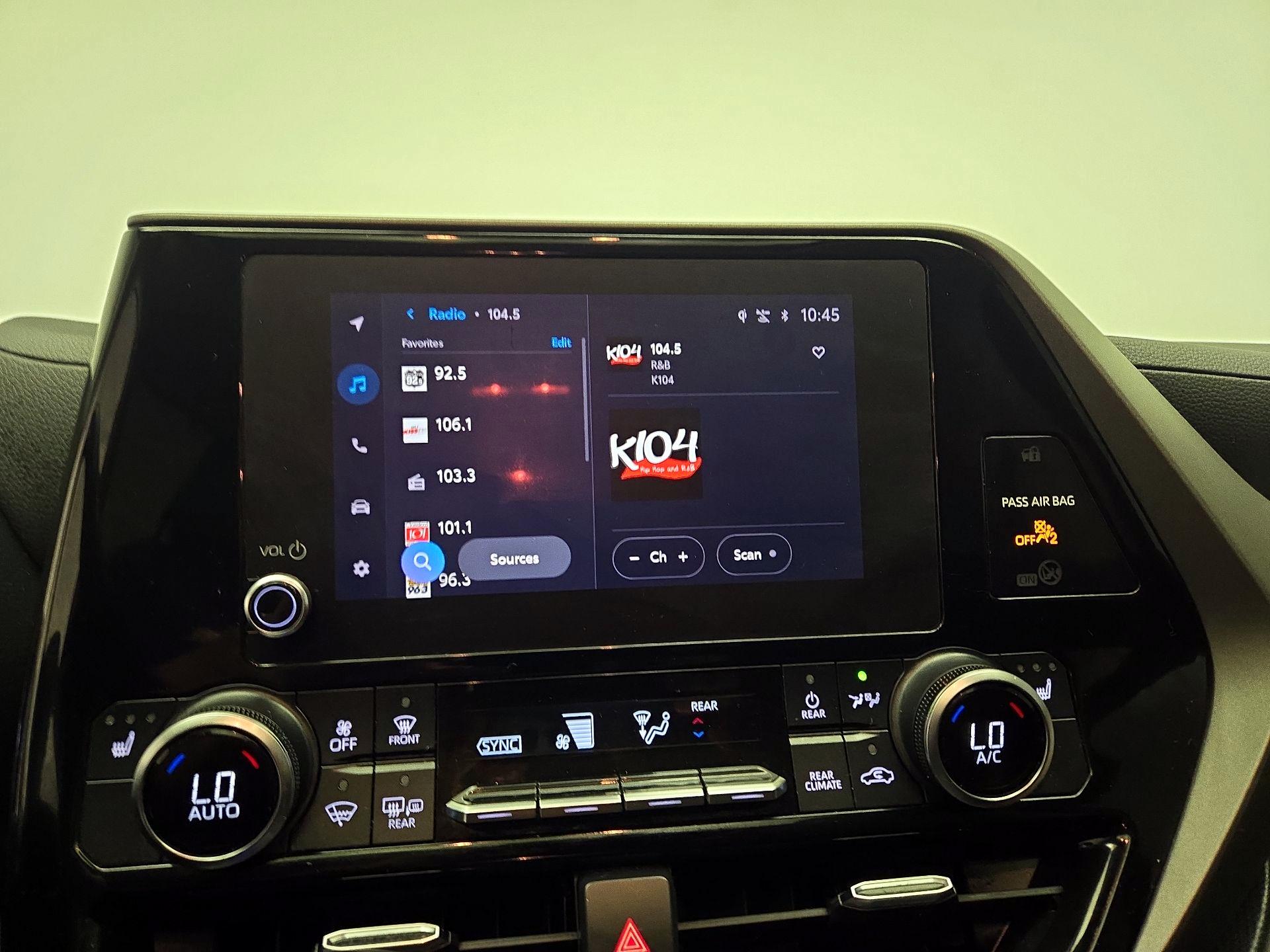 Thumbnail: 2023 Toyota Highlander - 15