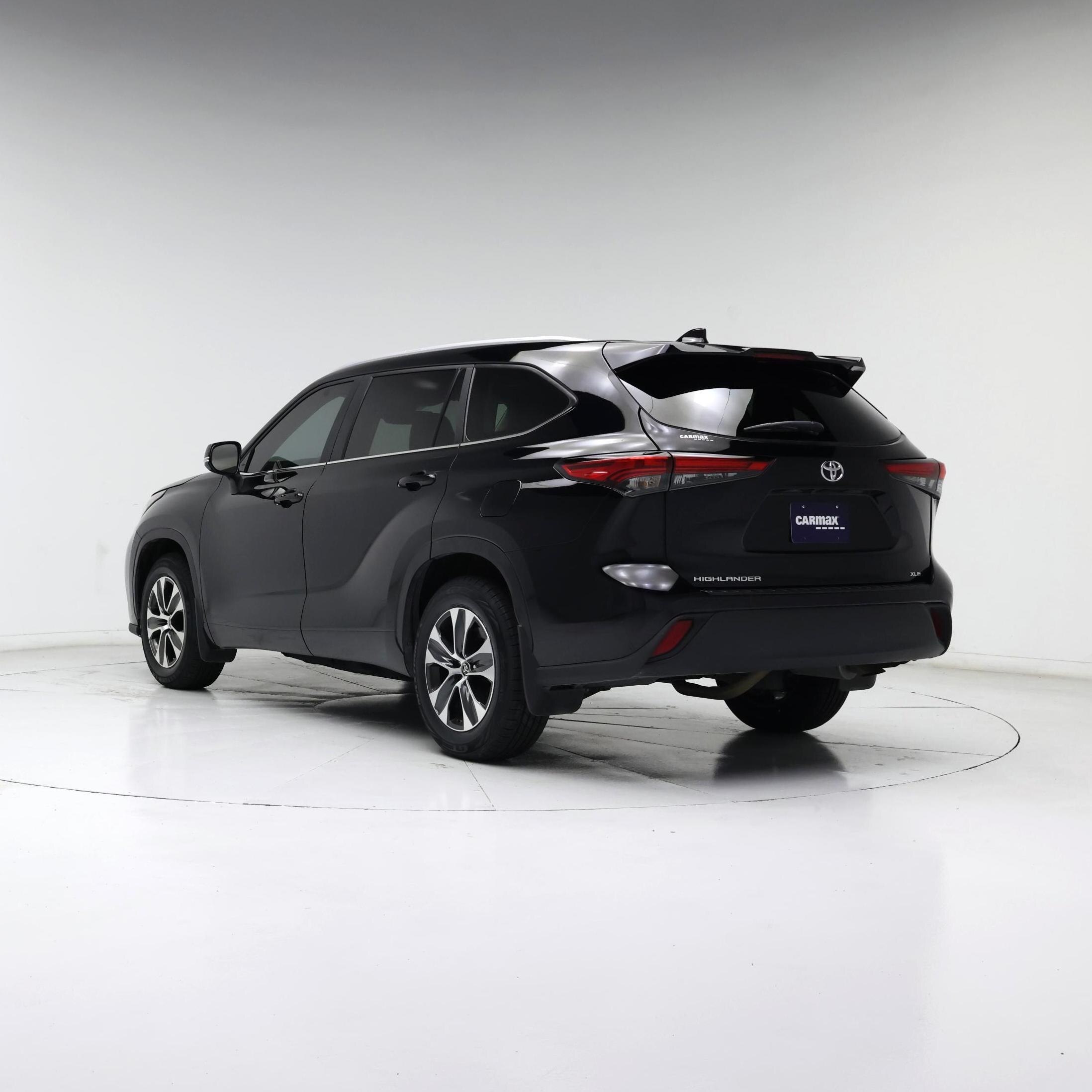 Thumbnail: 2023 Toyota Highlander - 2