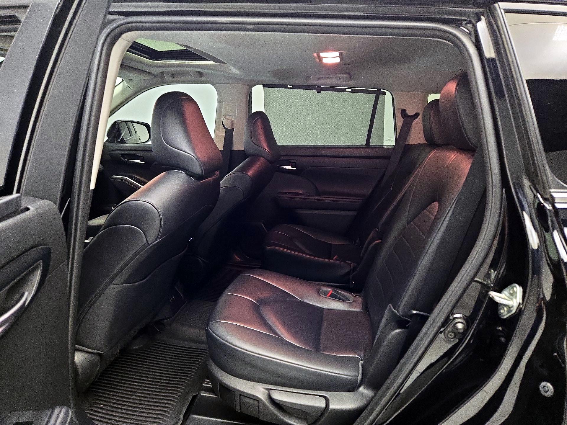 Thumbnail: 2023 Toyota Highlander - 20