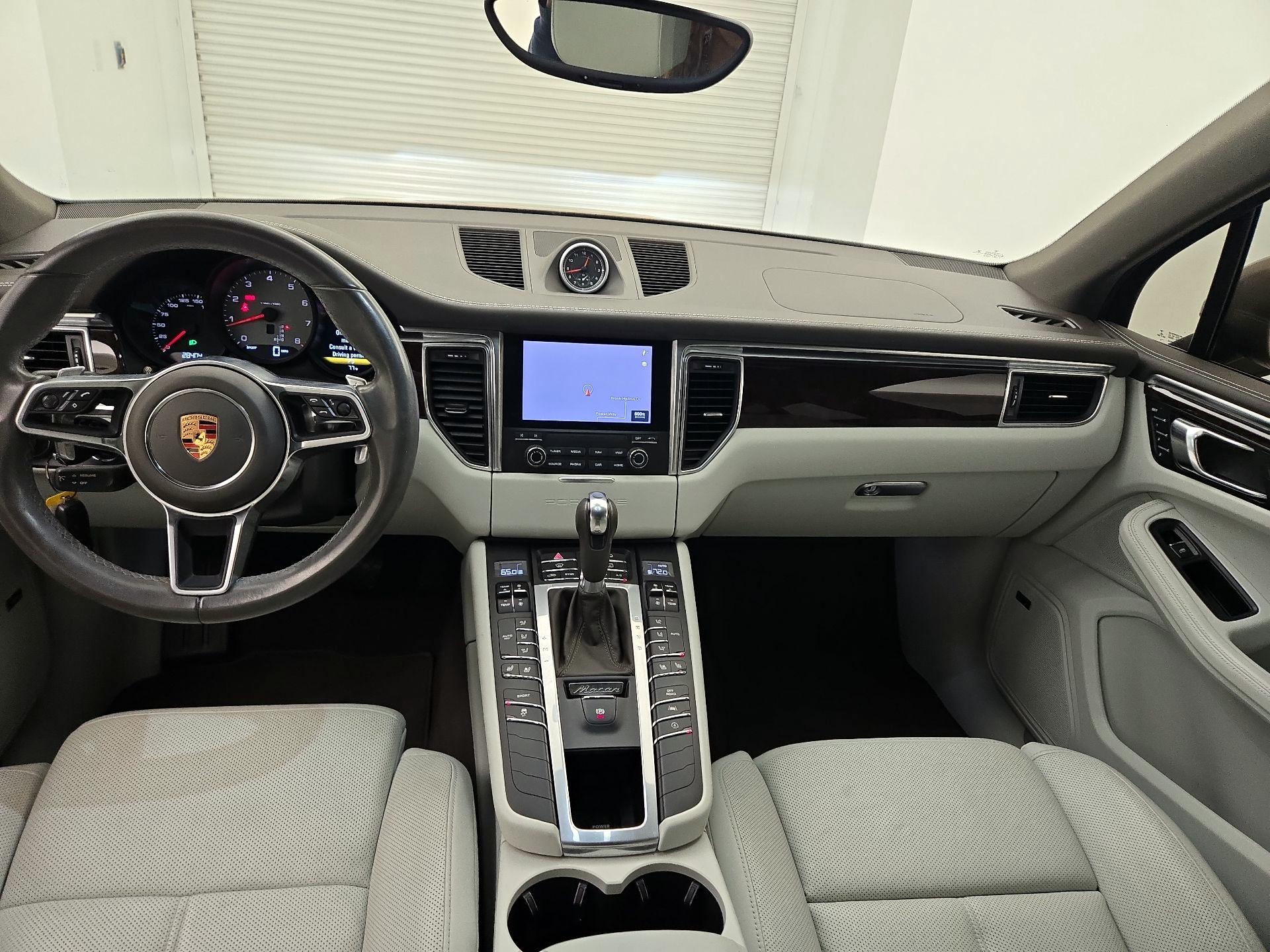 Thumbnail: 2017 Porsche Macan - 9