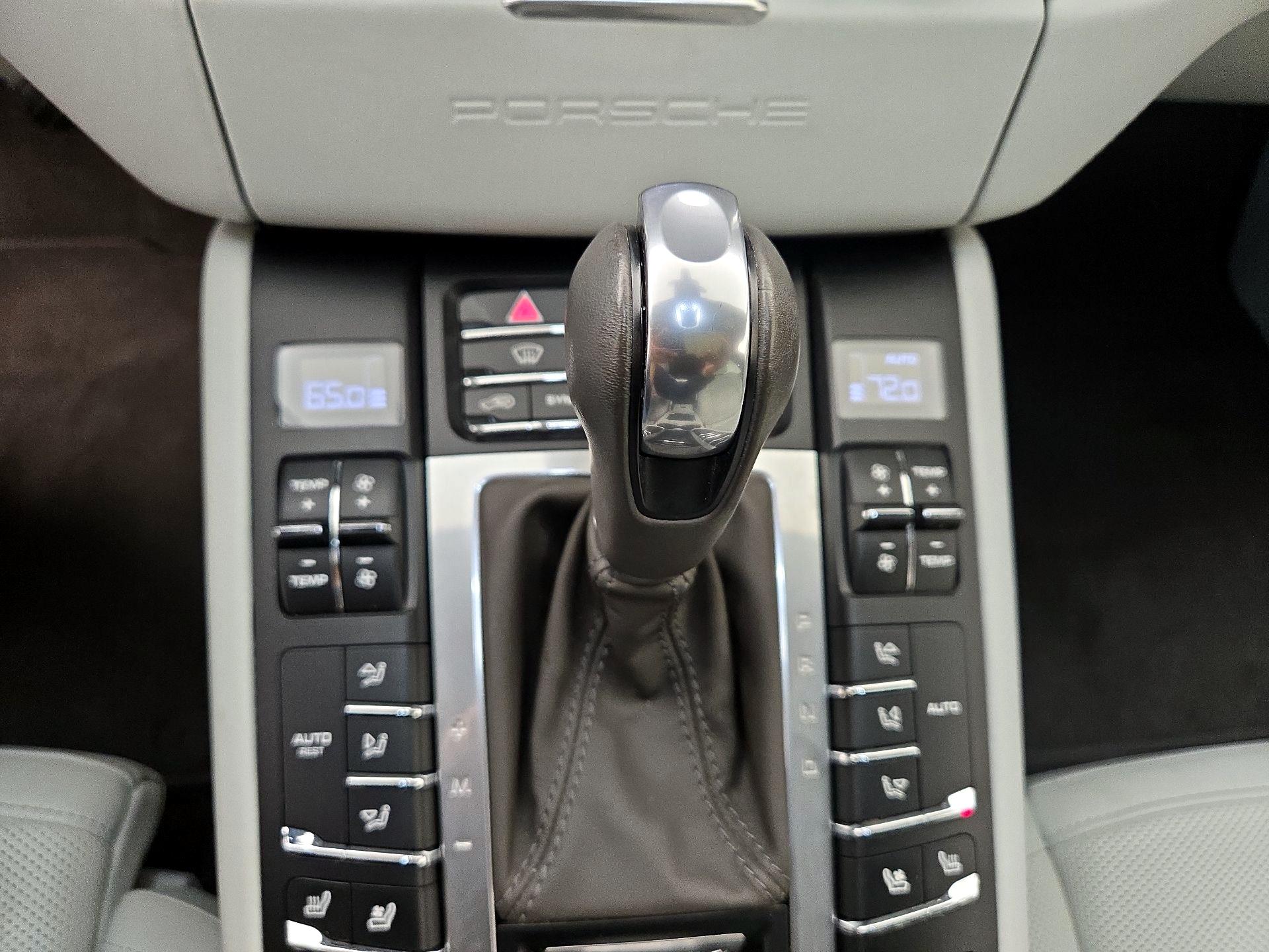 Thumbnail: 2017 Porsche Macan - 18