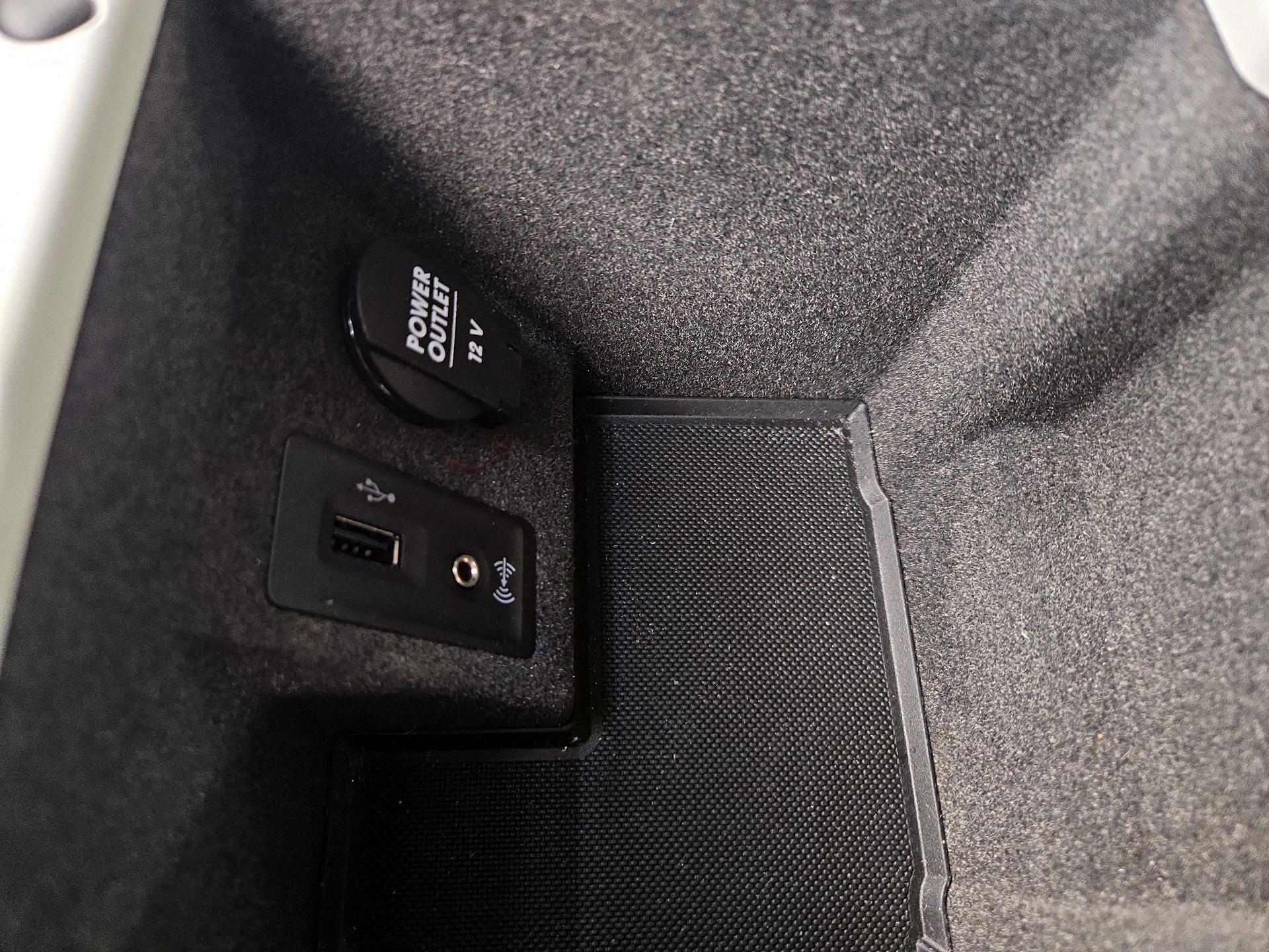 Thumbnail: 2017 Porsche Macan - 19