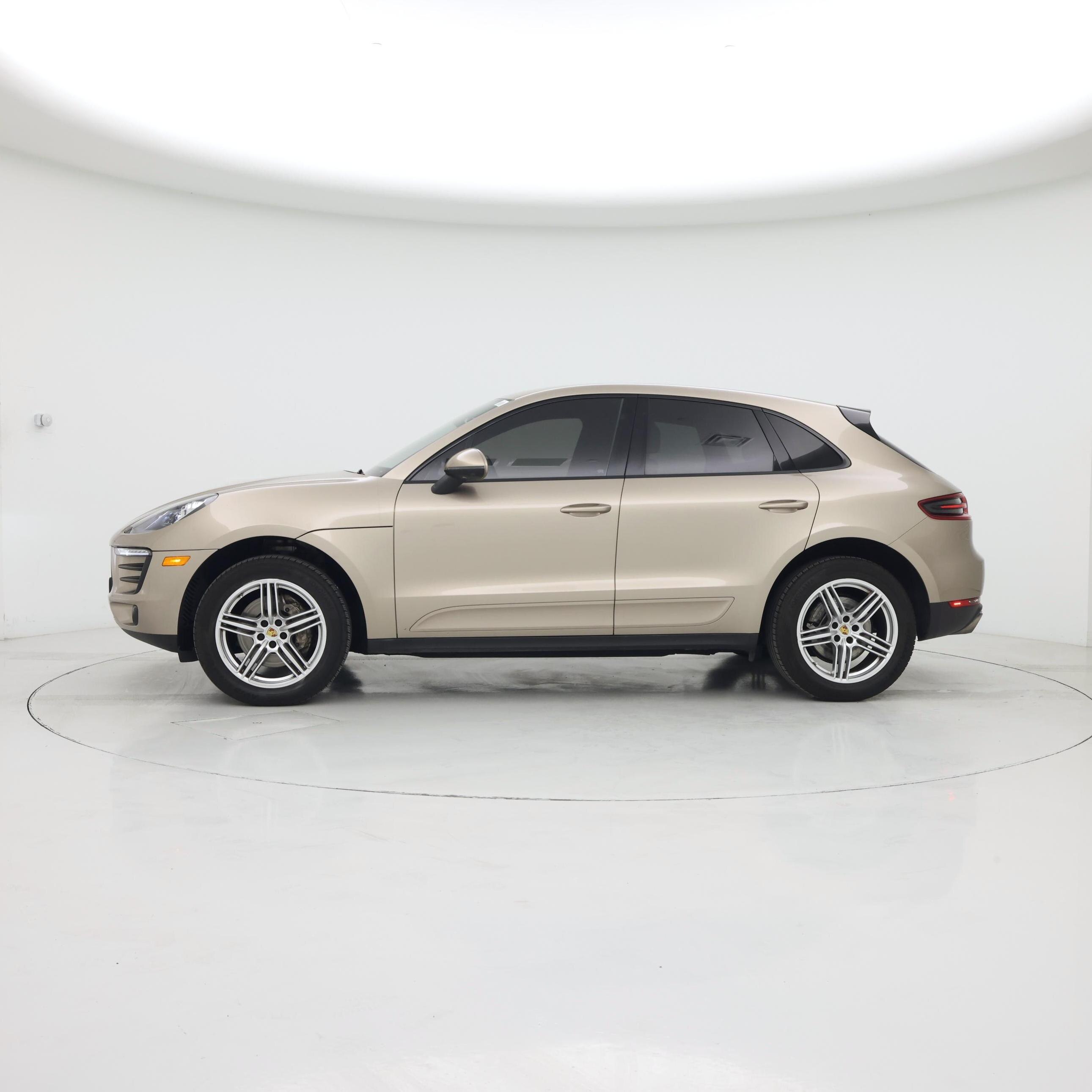 Thumbnail: 2017 Porsche Macan - 3