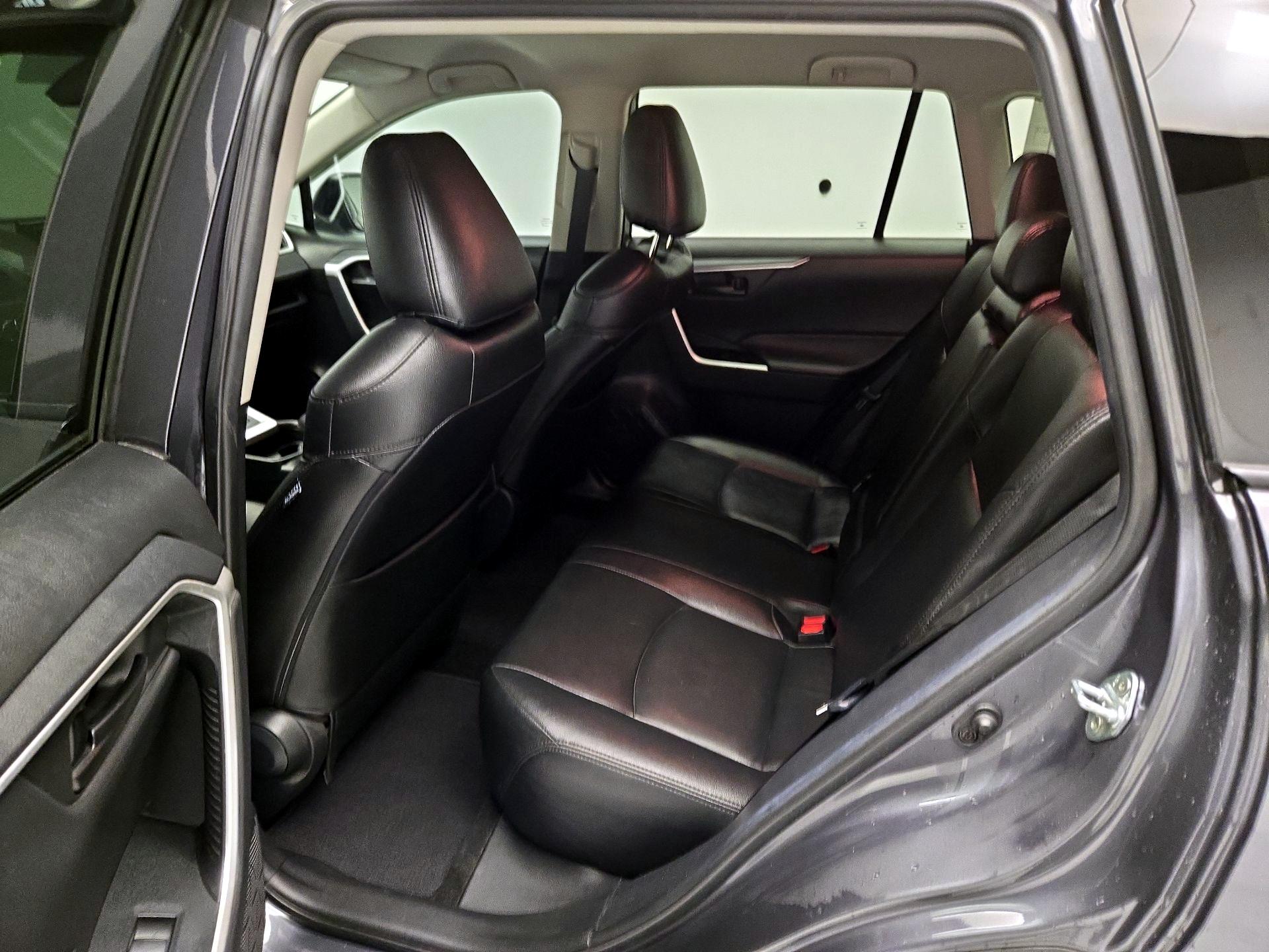 Thumbnail: 2020 Toyota RAV4 - 16