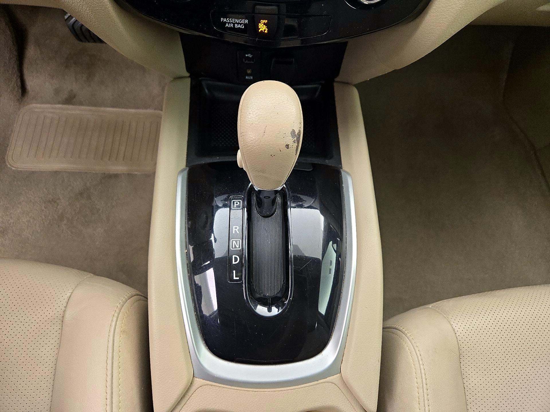 Thumbnail: 2015 Nissan Rogue - 18