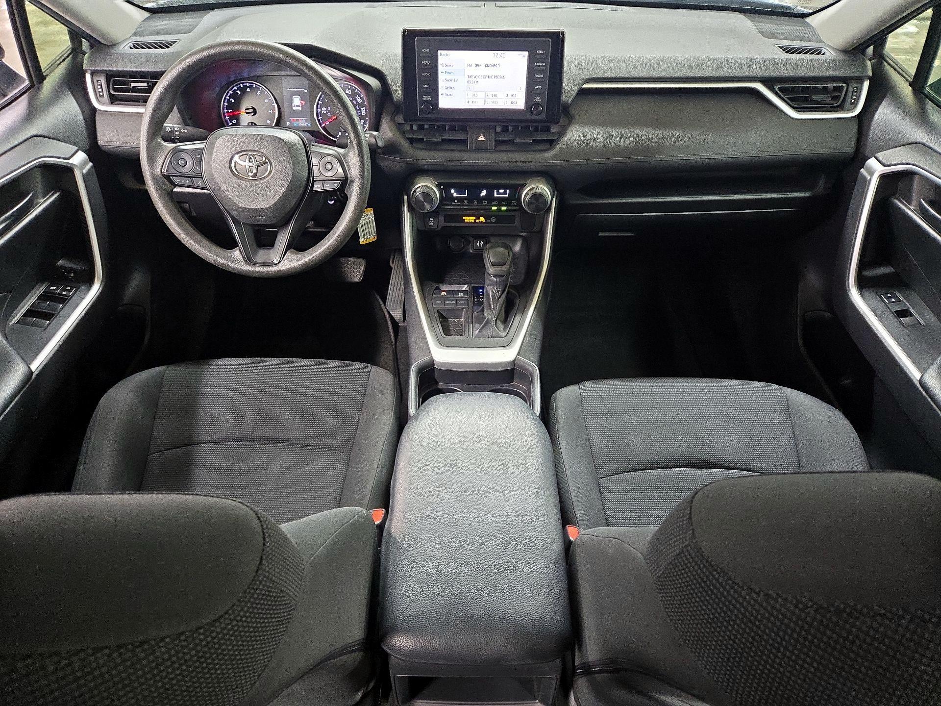 Thumbnail: 2019 Toyota RAV4 - 9