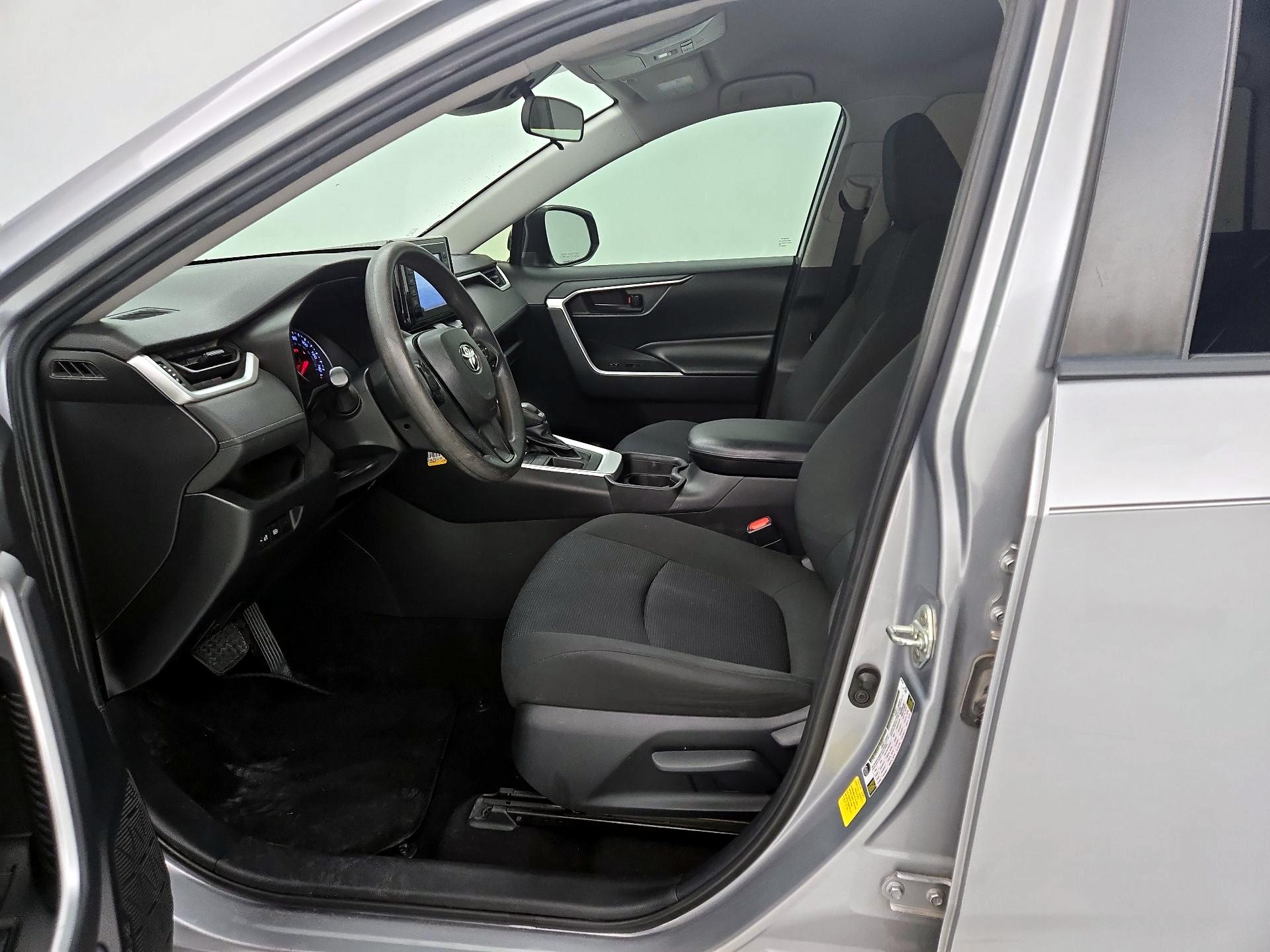 Thumbnail: 2019 Toyota RAV4 - 11