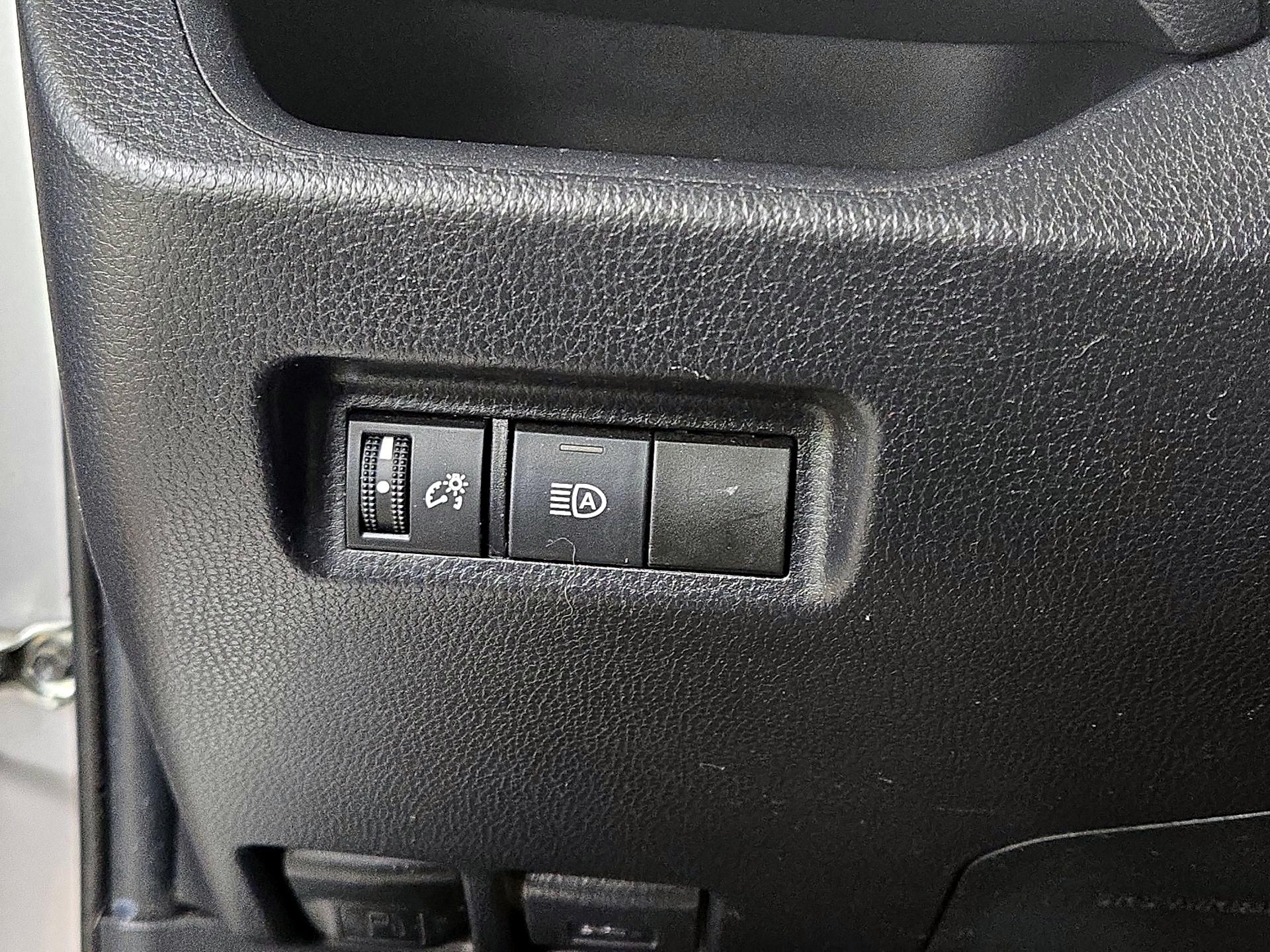 Thumbnail: 2019 Toyota RAV4 - 13