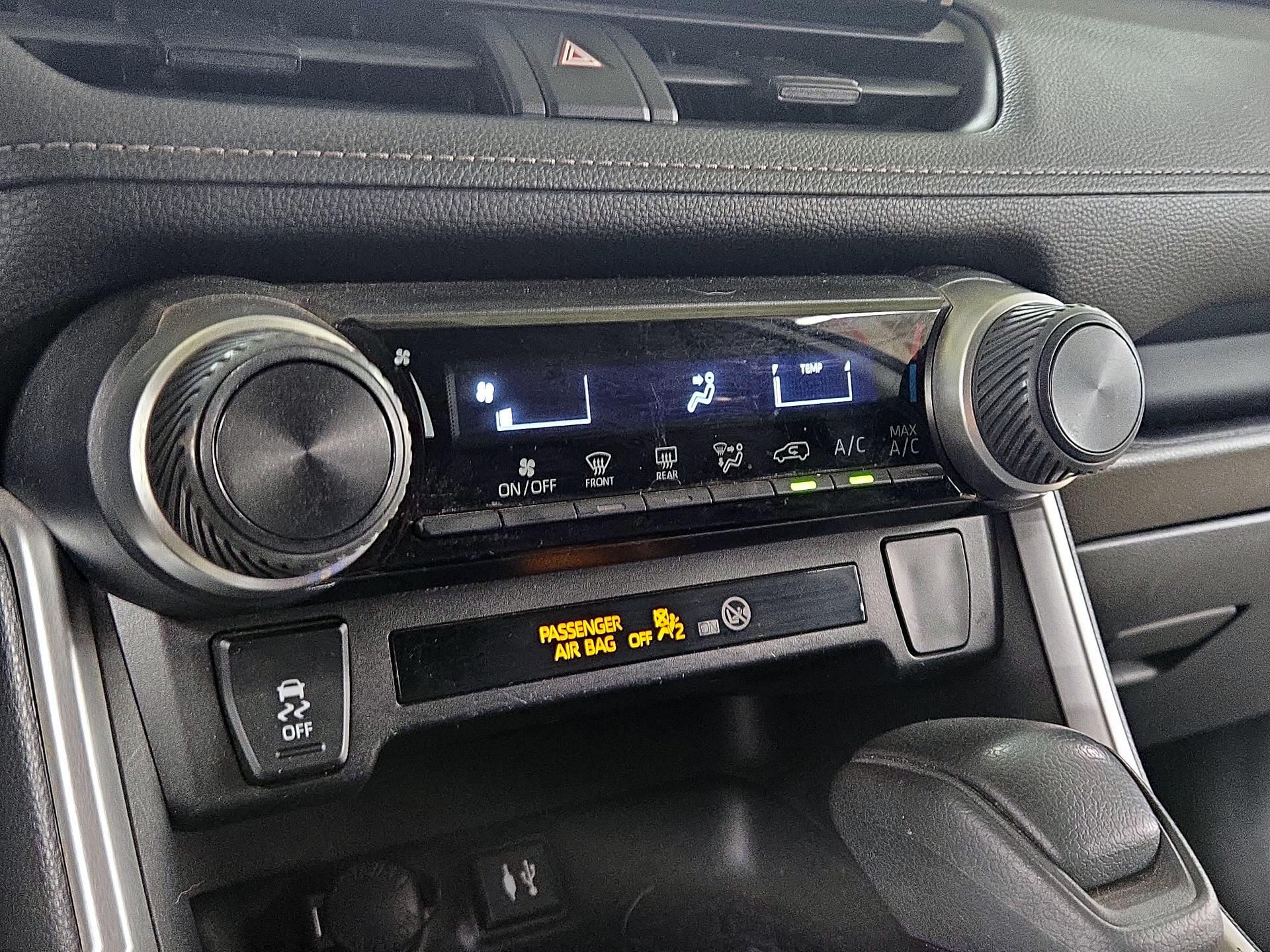 Thumbnail: 2019 Toyota RAV4 - 16