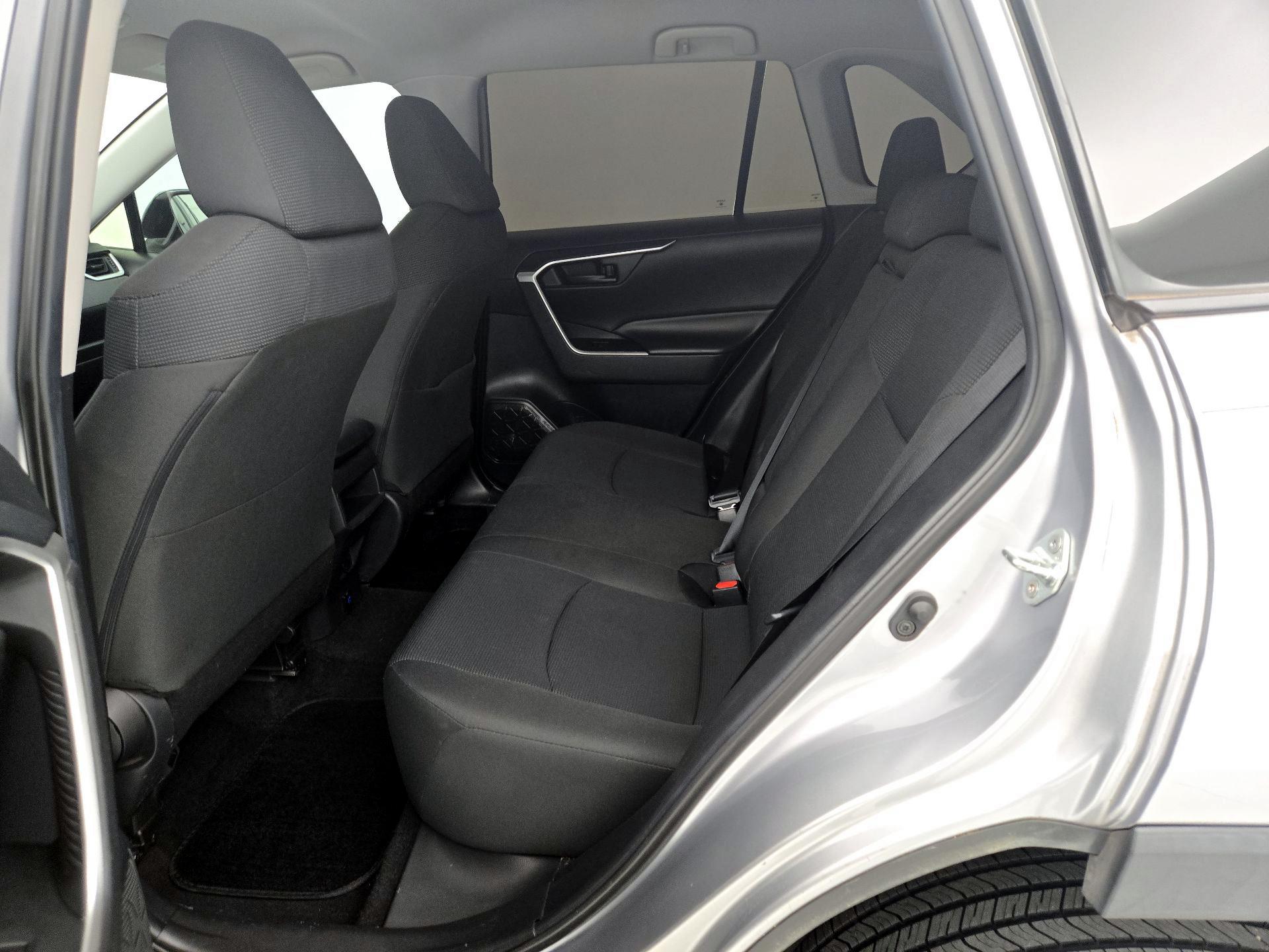 Thumbnail: 2019 Toyota RAV4 - 19