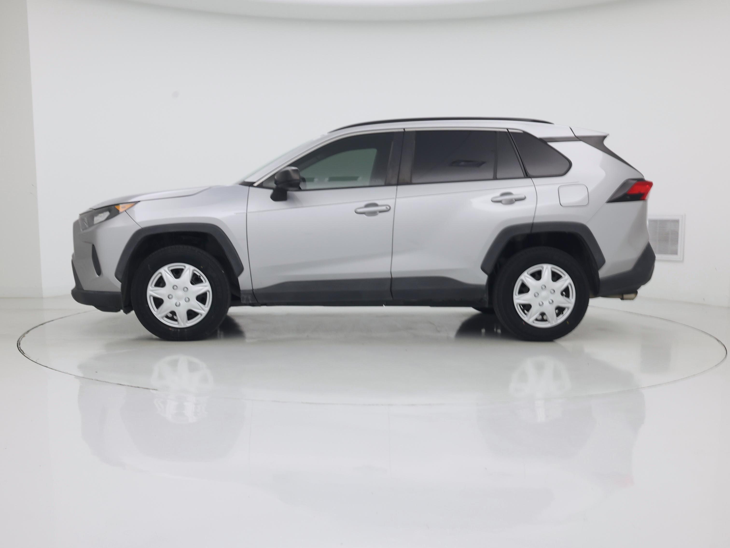 Thumbnail: 2019 Toyota RAV4 - 3