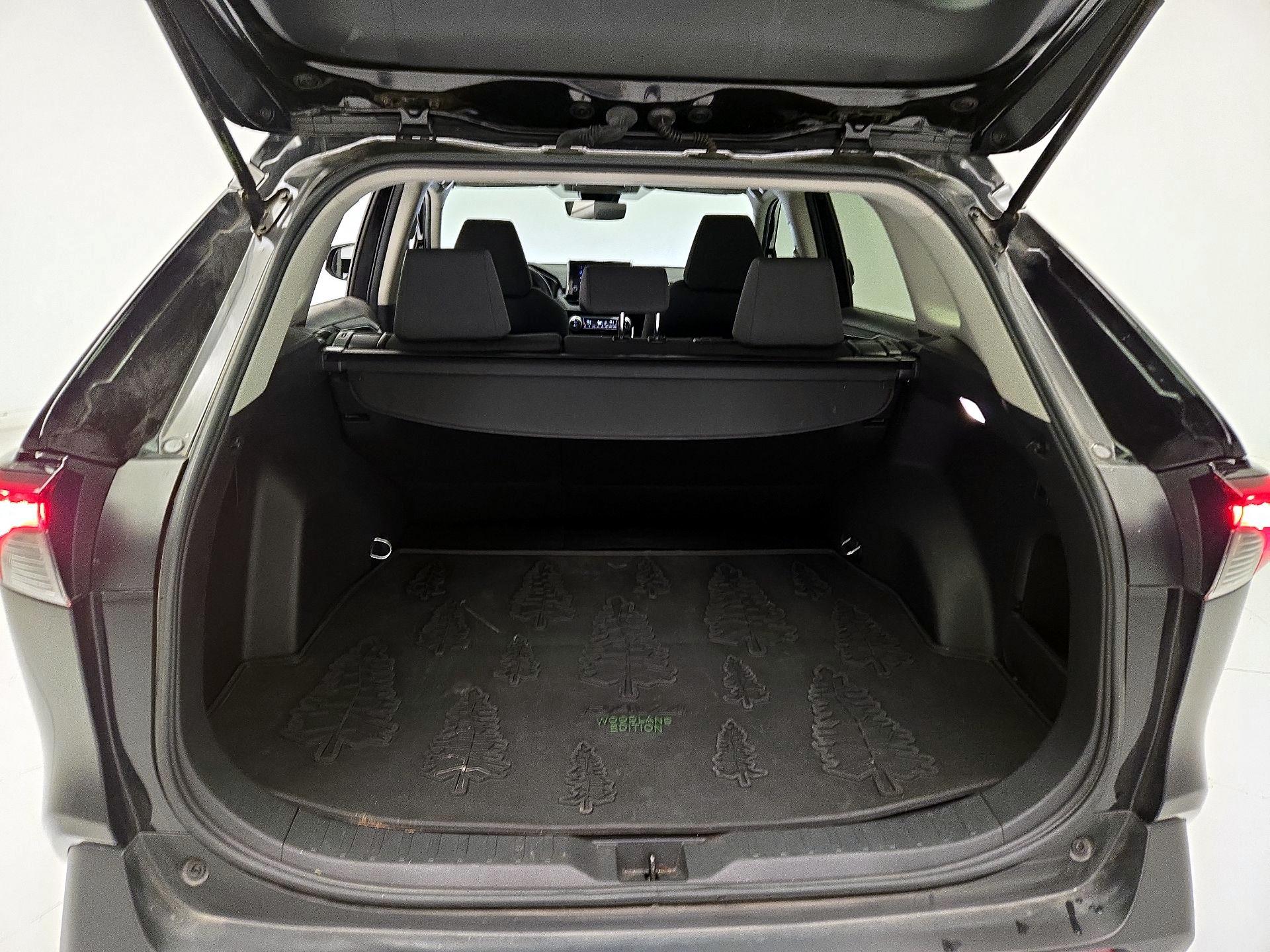 Thumbnail: 2023 Toyota RAV4 - 20