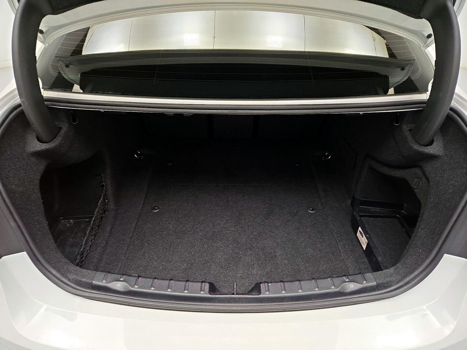 Thumbnail: 2016 BMW 3 Series - 18