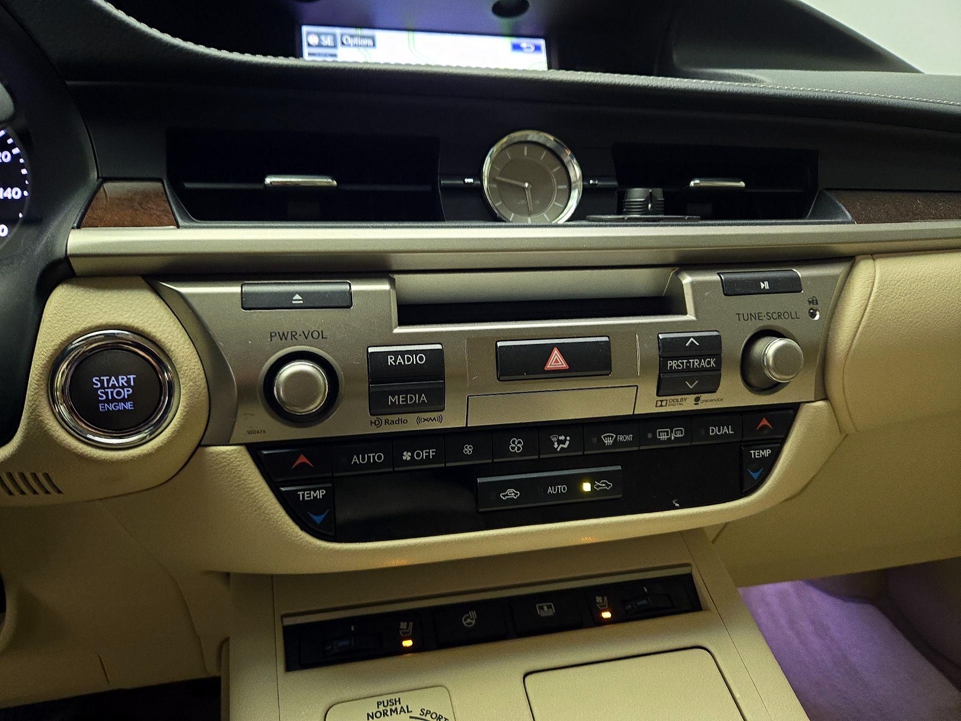 Thumbnail: 2015 Lexus ES - 15